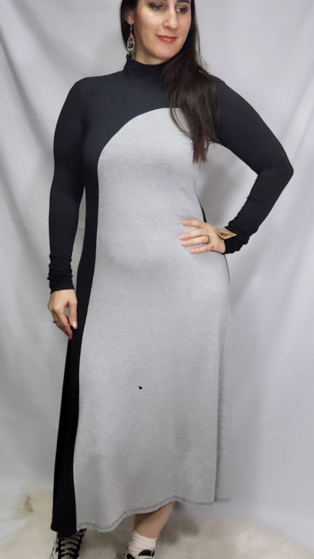 Stunning Dress - Grey and black Ribbed Dress on Younger