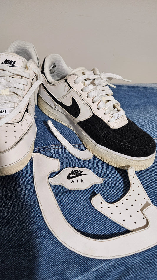 Black and white Nike sneakers  with removavles patches rare find super unique in preloved condition for sale in Auckland