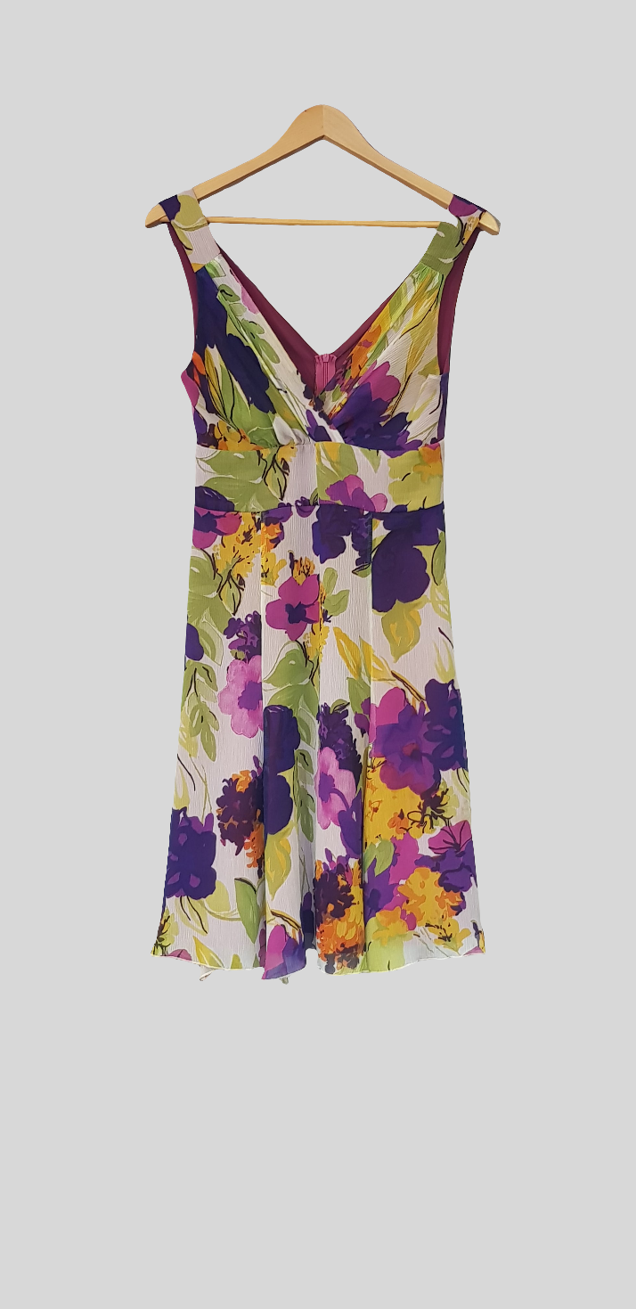 Lovely preloved Floral Dress Size 10