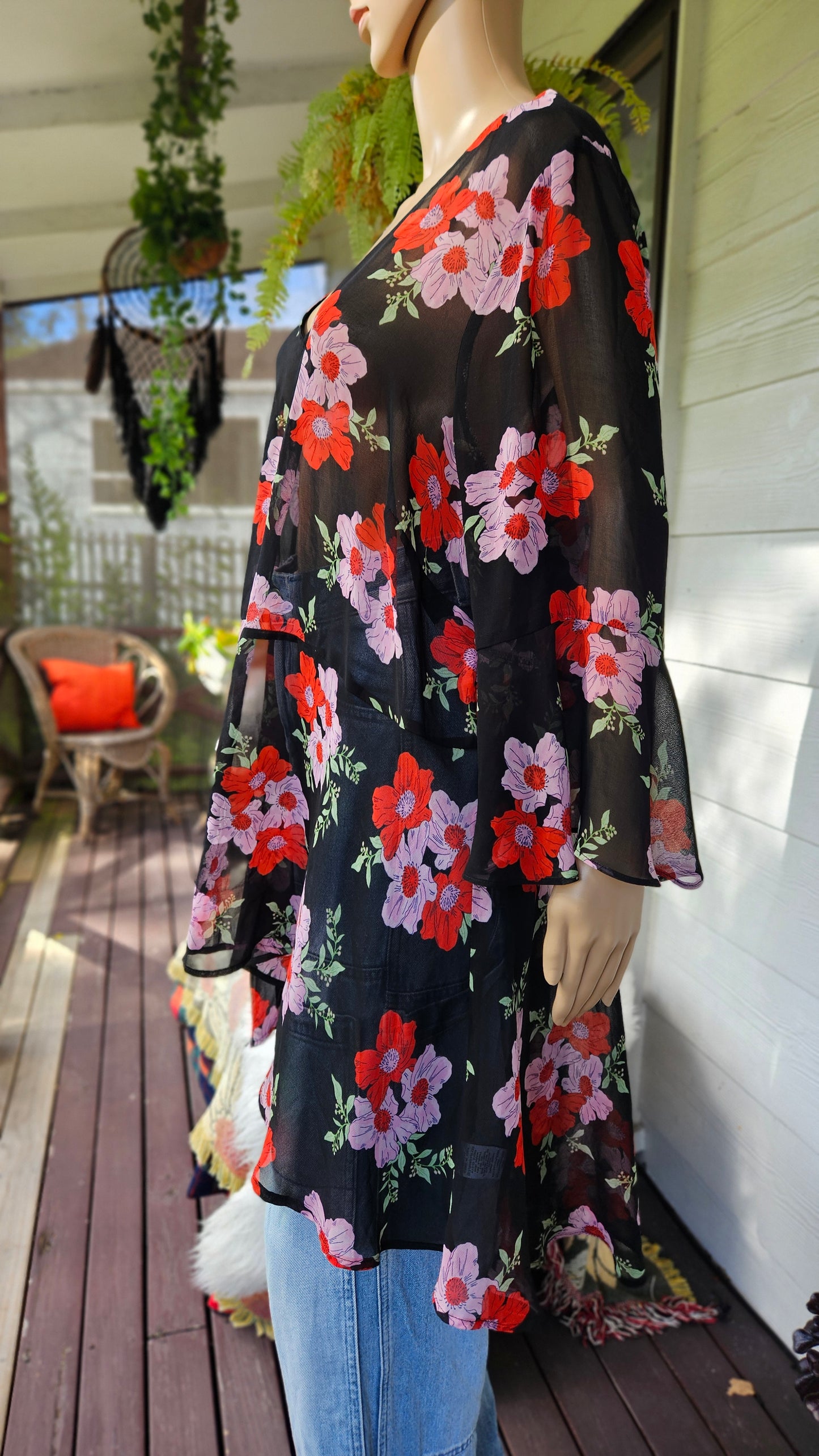 Floral plus size Blouse Size 20 - top. Cury top