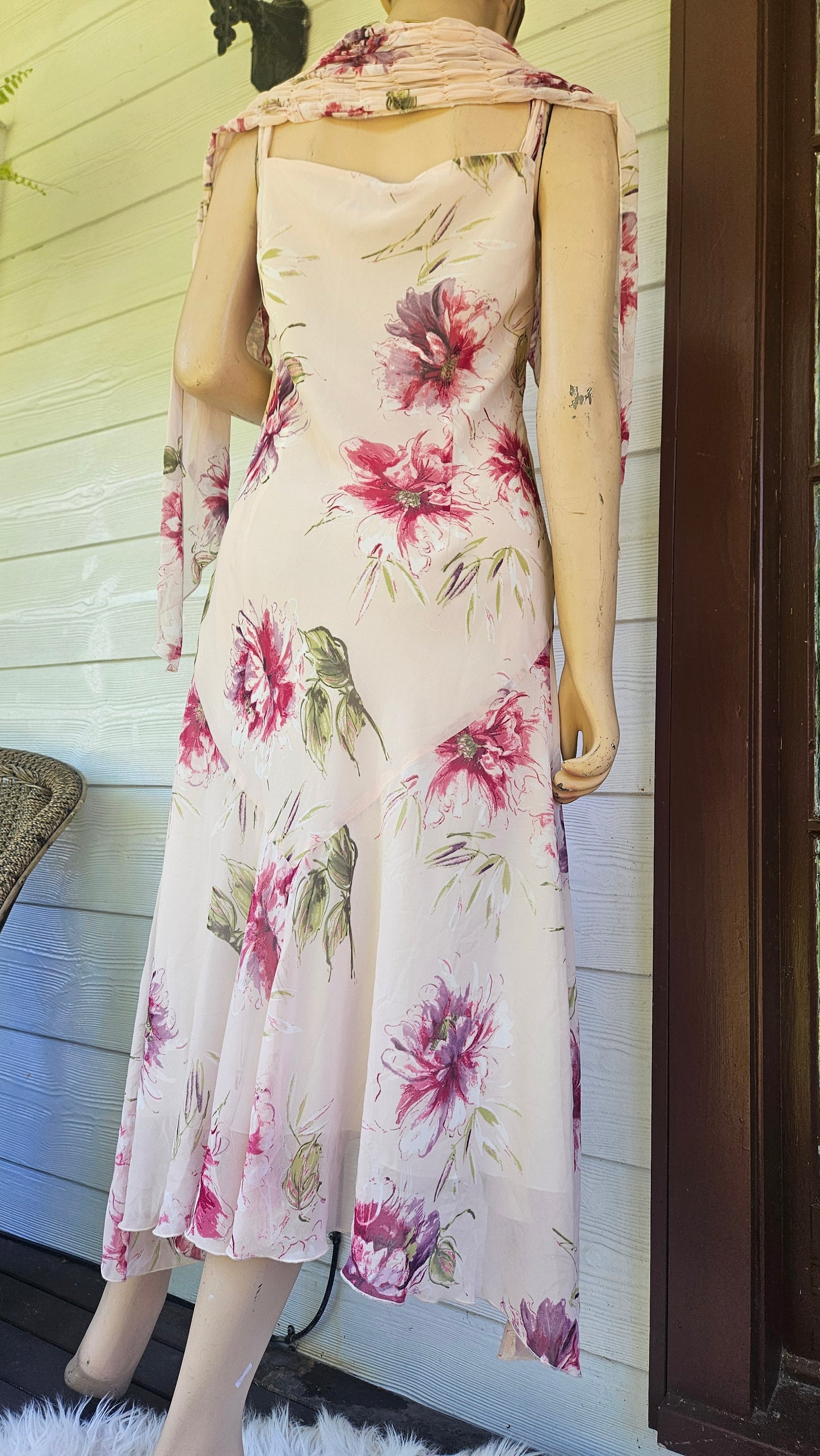 Lovely vintage romantic floral Dress by Michaela Louisa