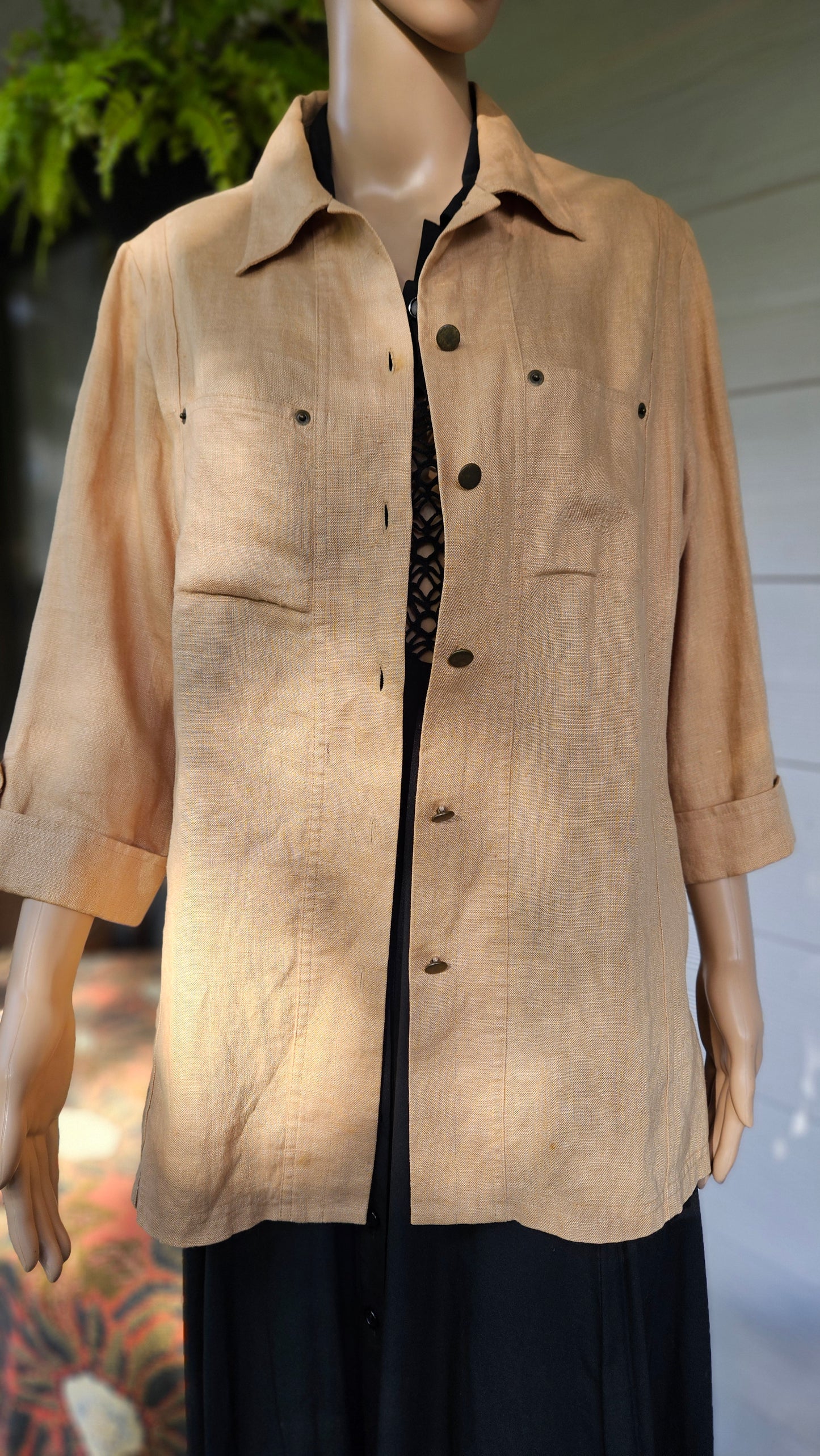 100% Linen Shirt. 3/4 Sleeves Design. Size 38.