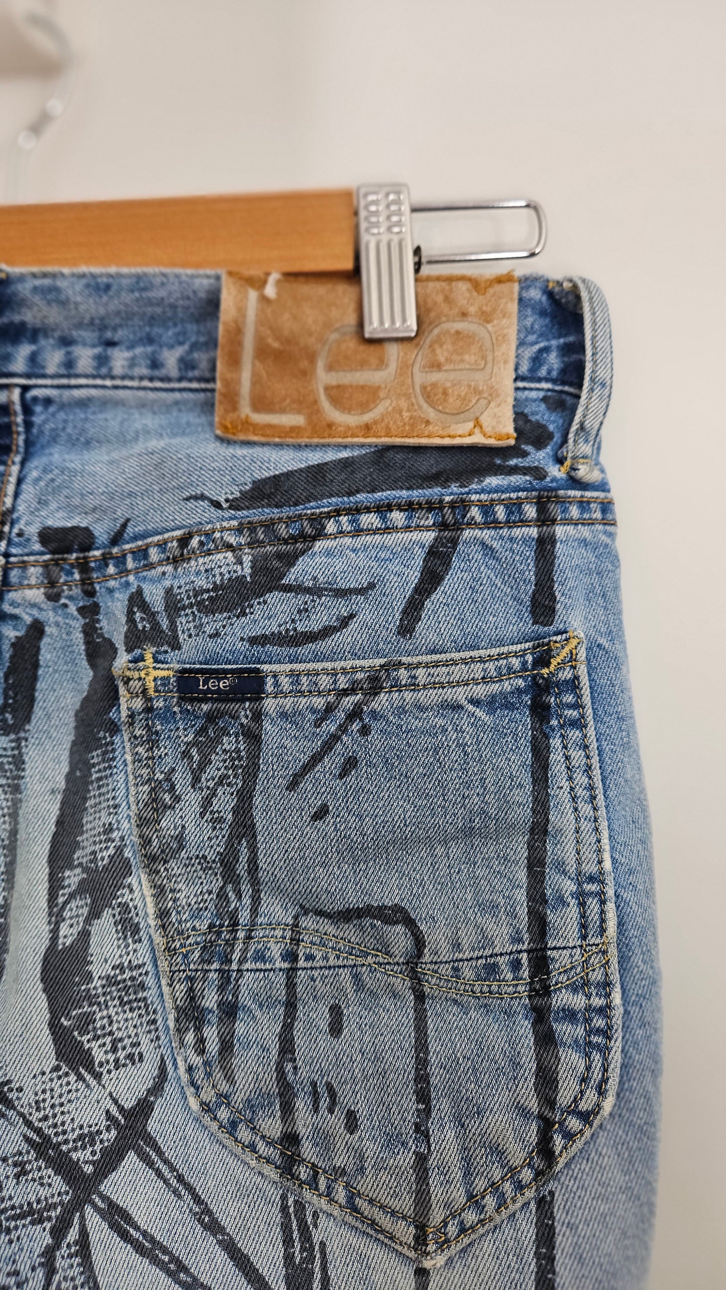 RARE Collector’s Piece: Lee 101+ All-Over Graphic Comic Print Jeans - W28 L29