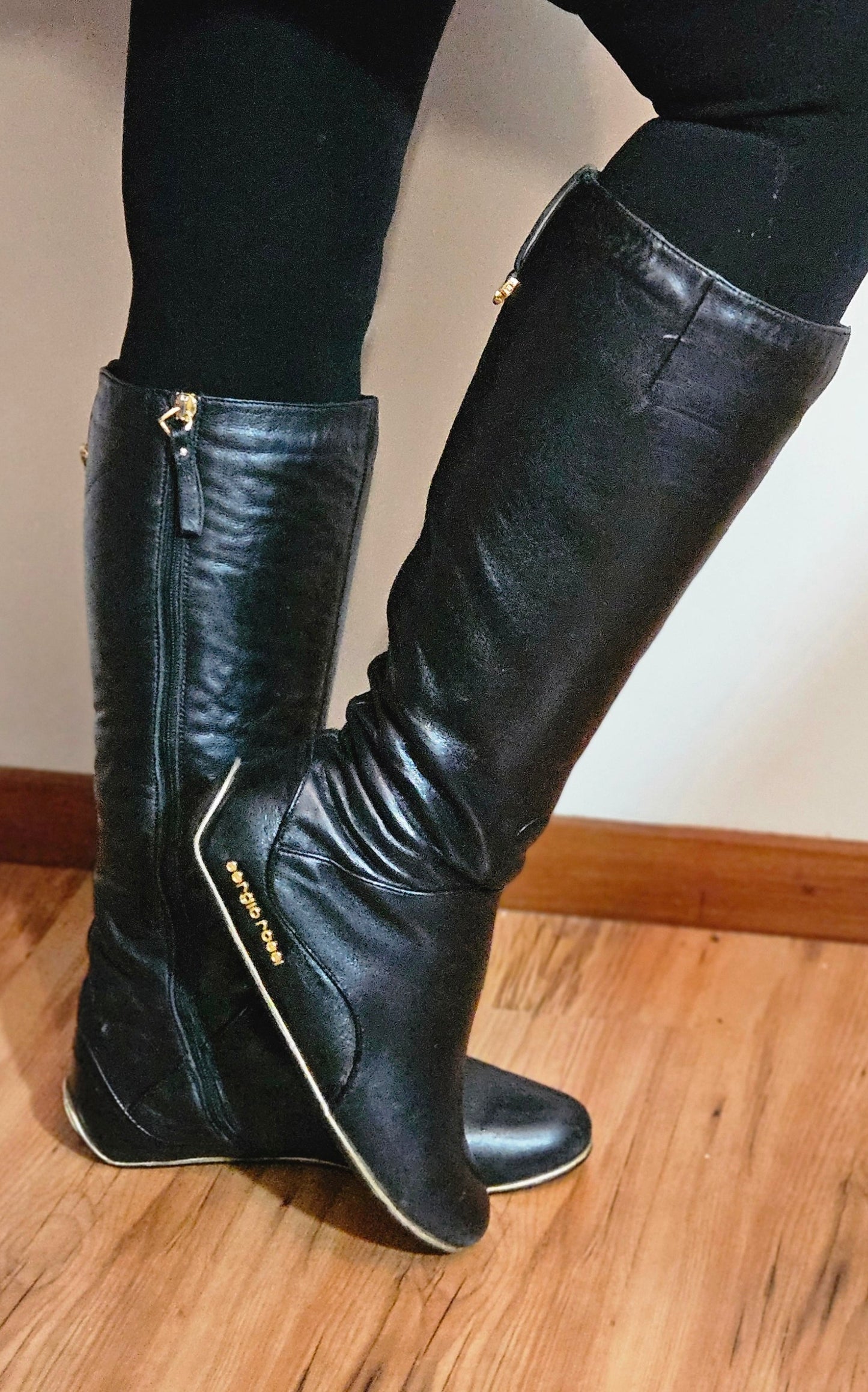 Stunning Italian leather boots size 37.5