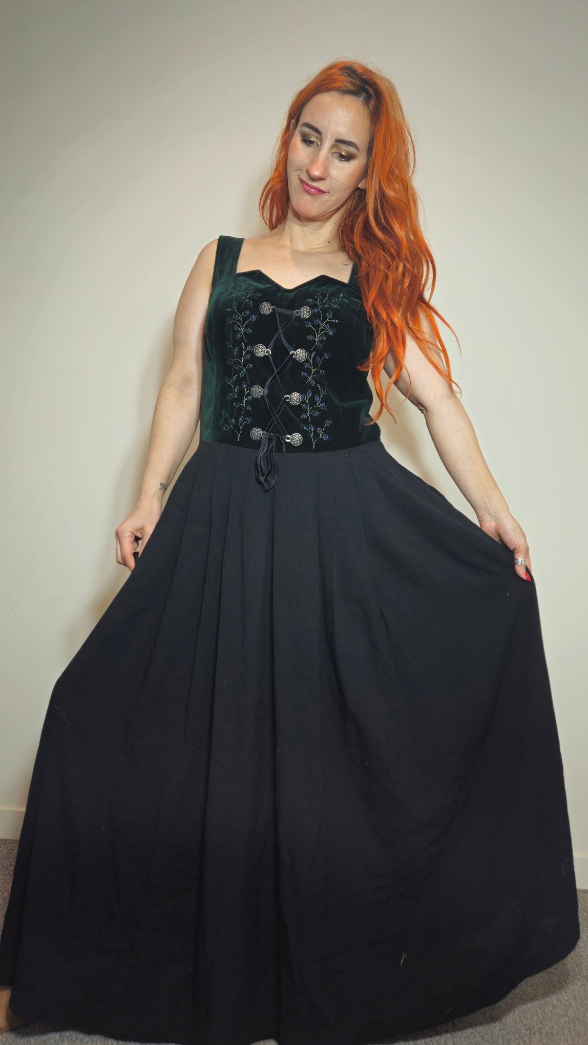 Authentic Vintage Country Line Velvet Trachten Dirndl Dress - Size 46 / UK 20. Curvy Dress