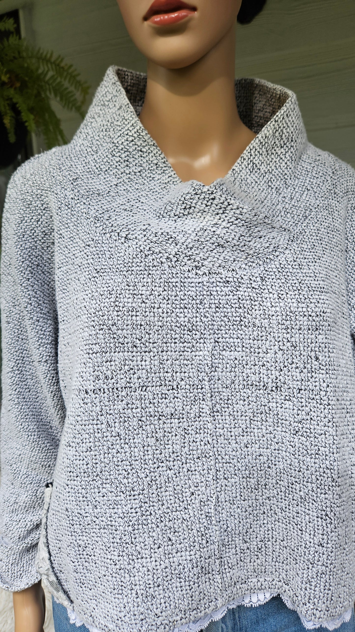Lovely sweater with Lace details. Crop style sweater Top