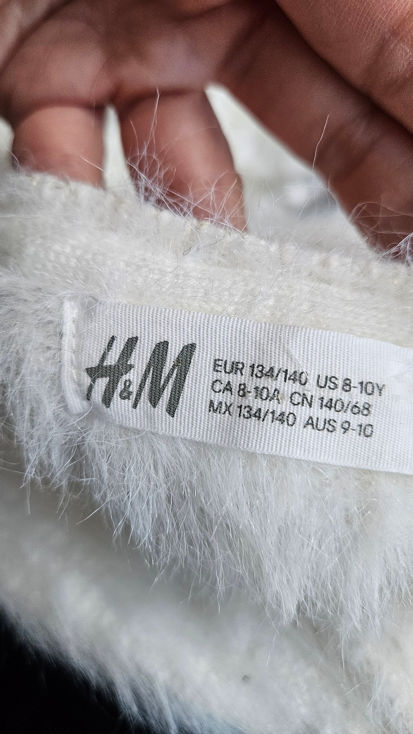 H&M Fluffy White Eyelash Knit Cropped Bolero Shrug