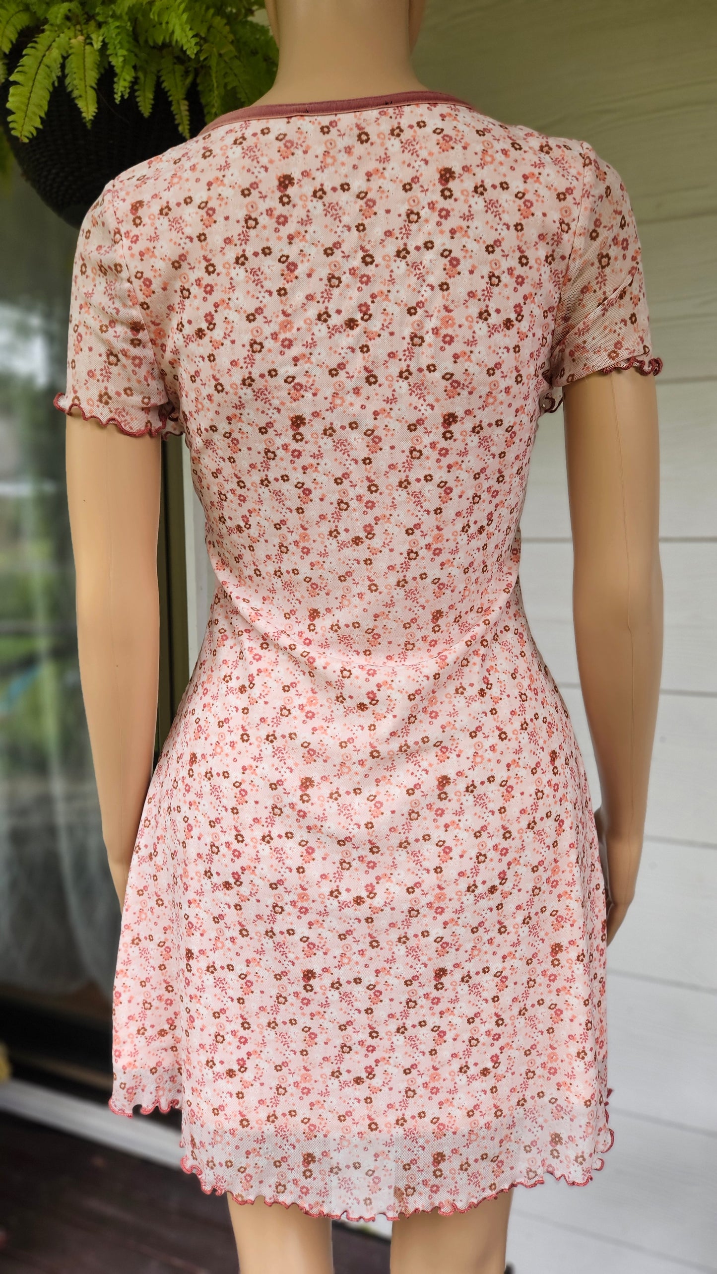 Romantic floral Dress by Forever21. Retro style. Size M