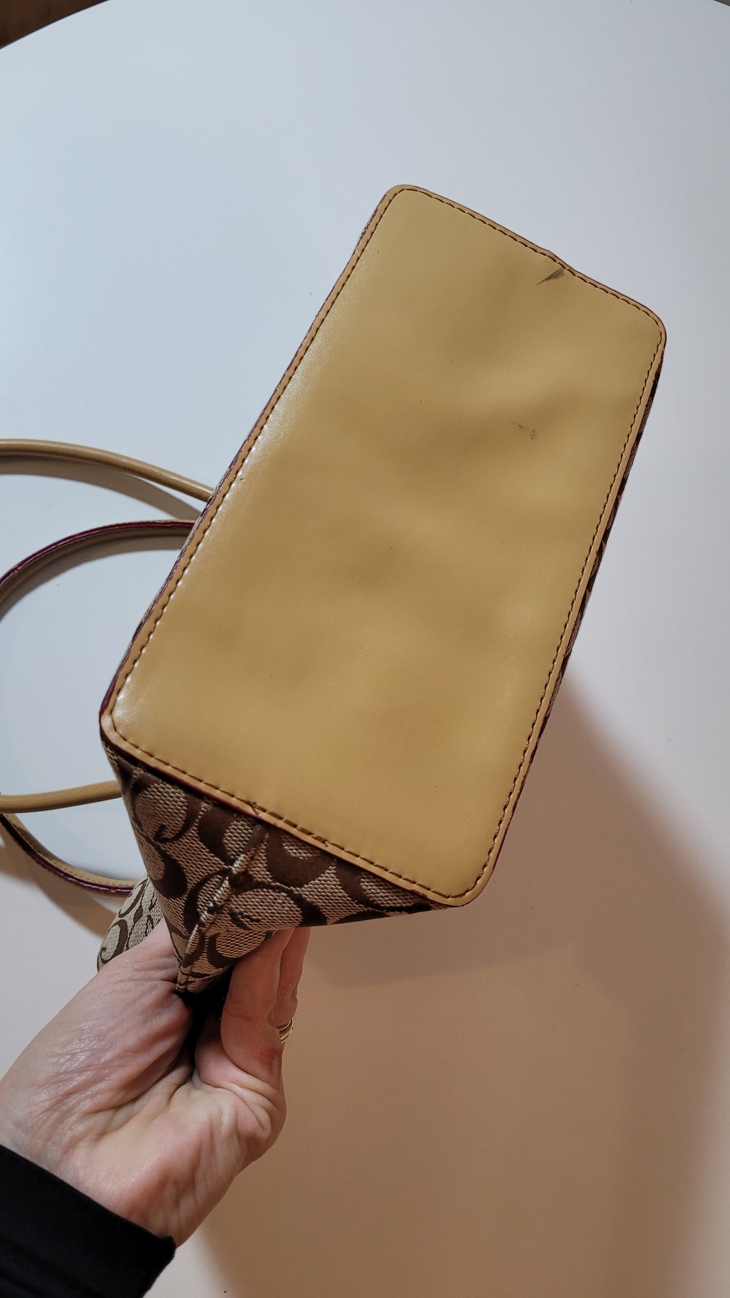 Super Cute Vintage Hand Bag