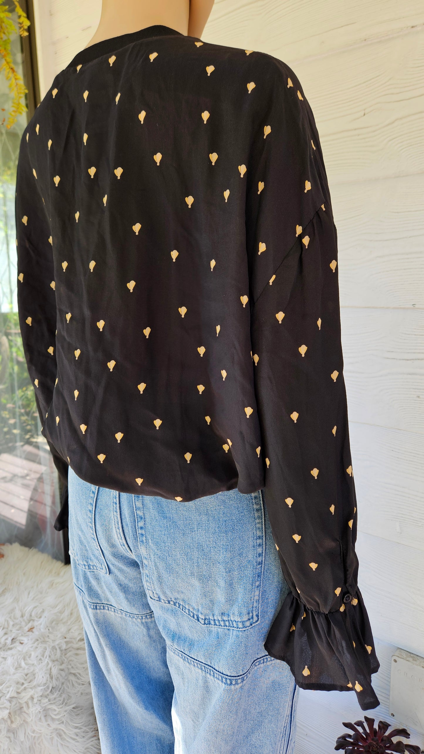 100% Silk Parrot Blouse - Second Hand long sleeves top