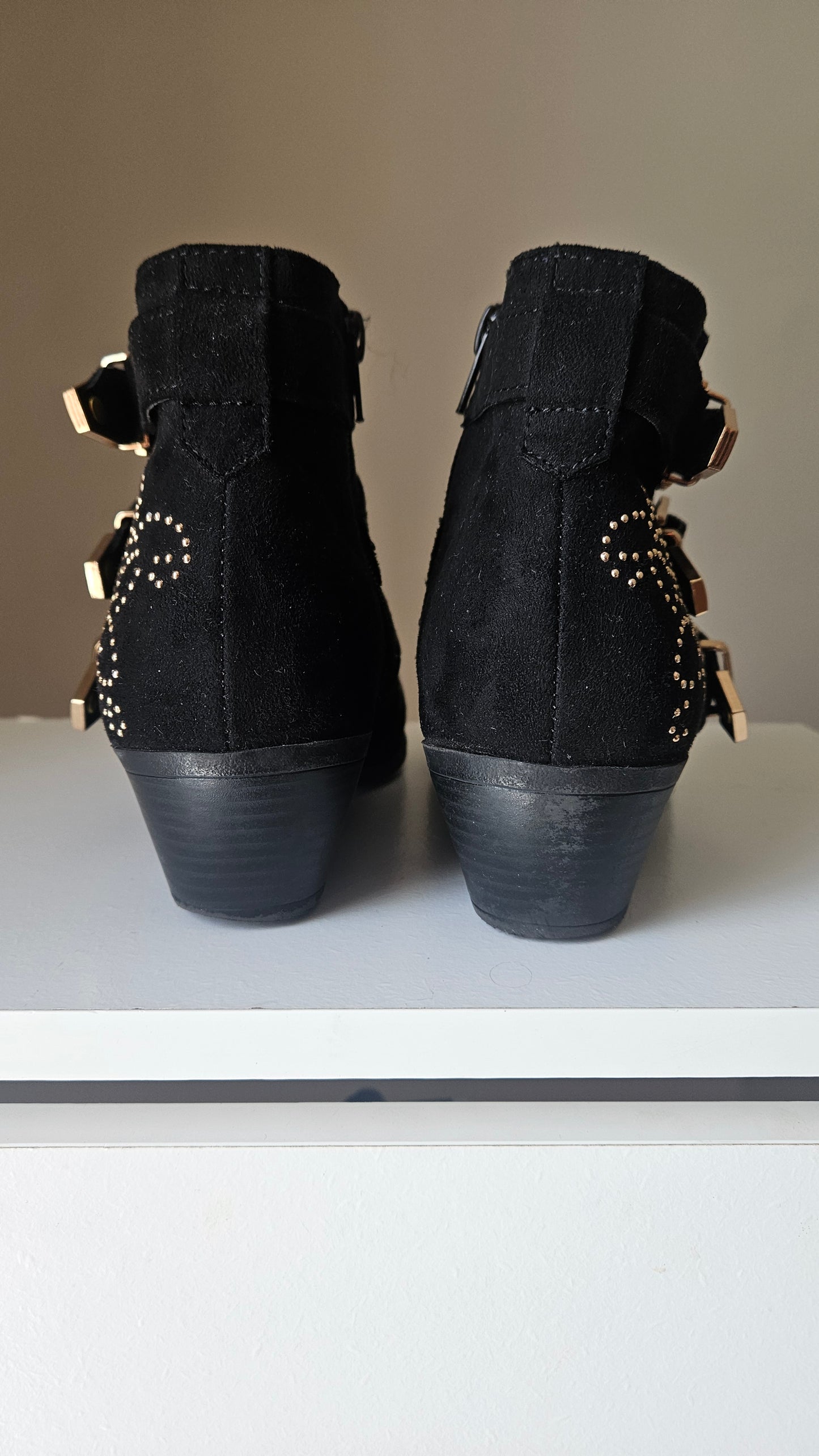 Black Ankle Boots Size 8. Preloved boots