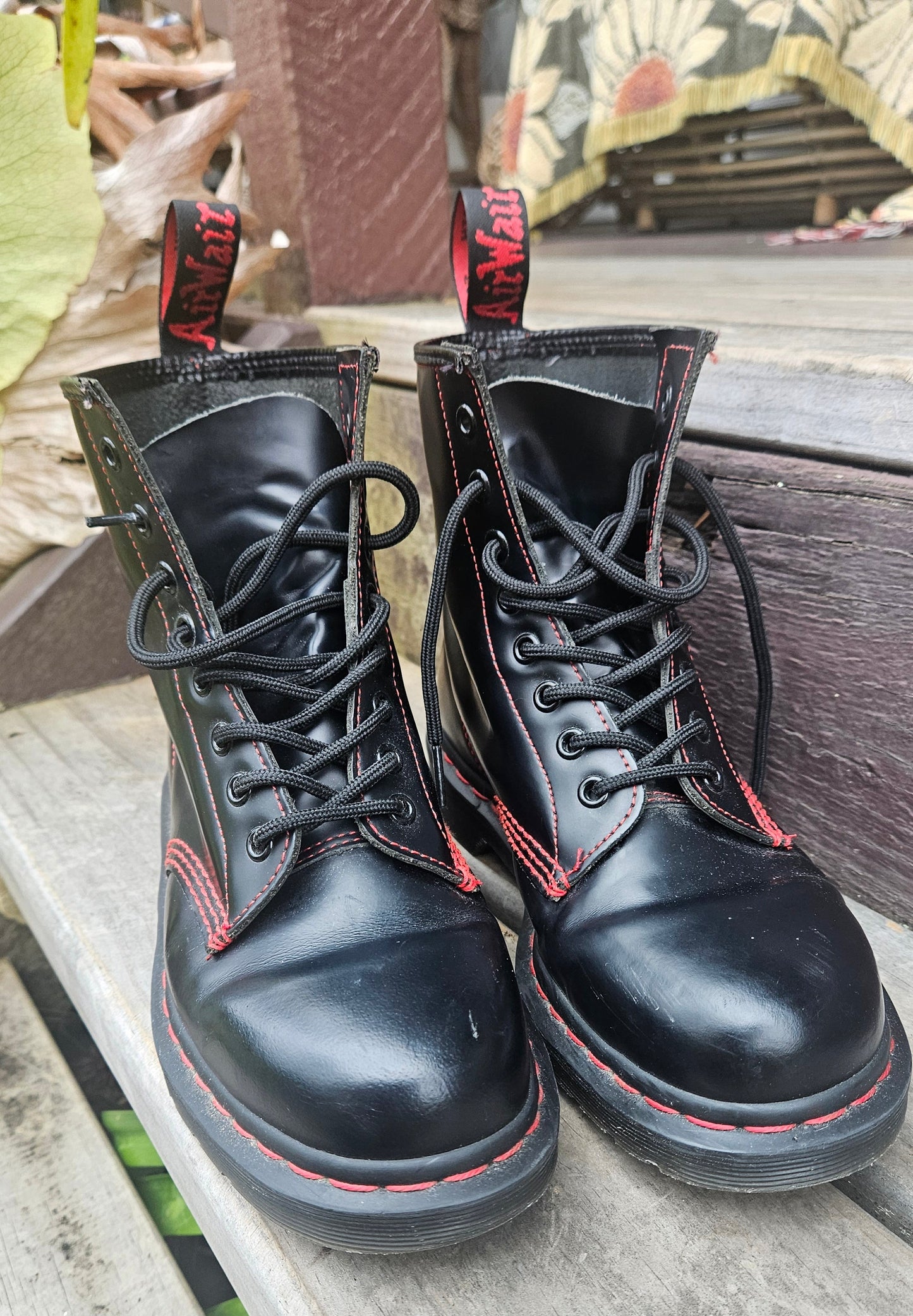 Dr Martens Boots 1460 Contrast Stitch Smooth – Leather Size 7uk/8USM(41 Eur)