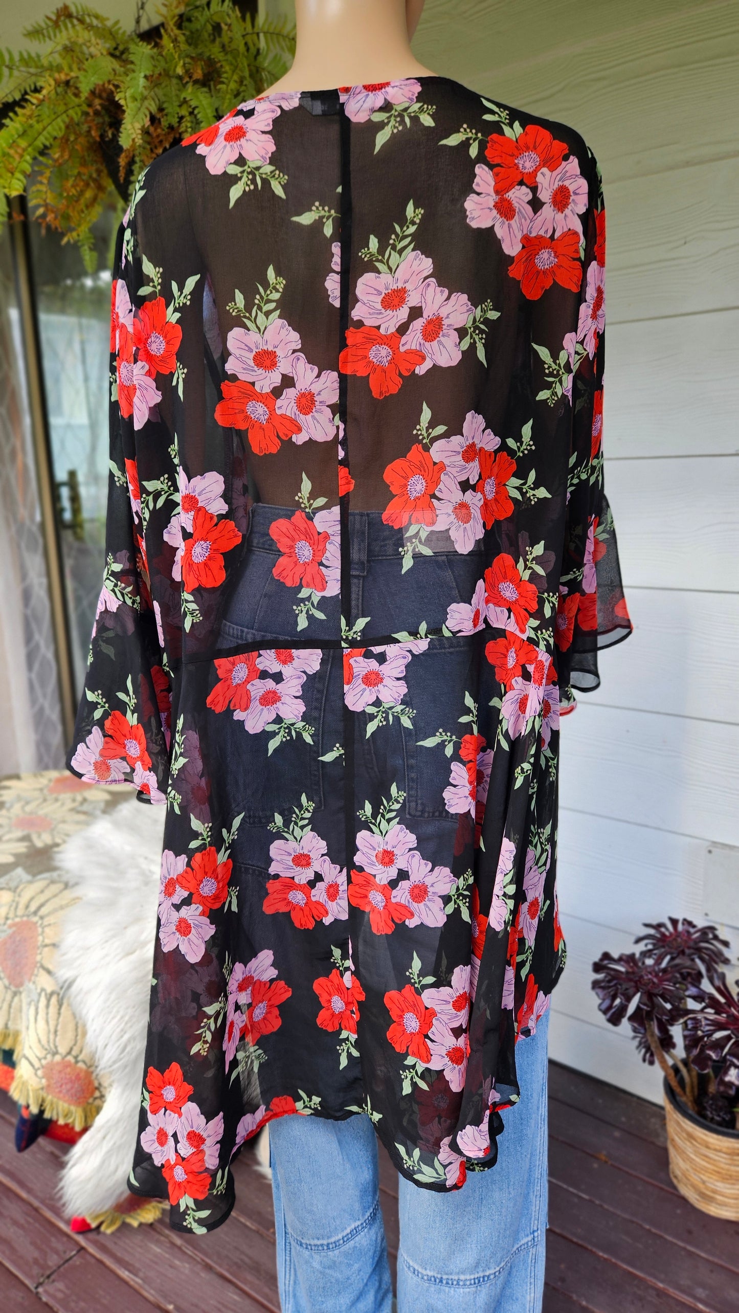 Floral plus size Blouse Size 20 - top. Cury top