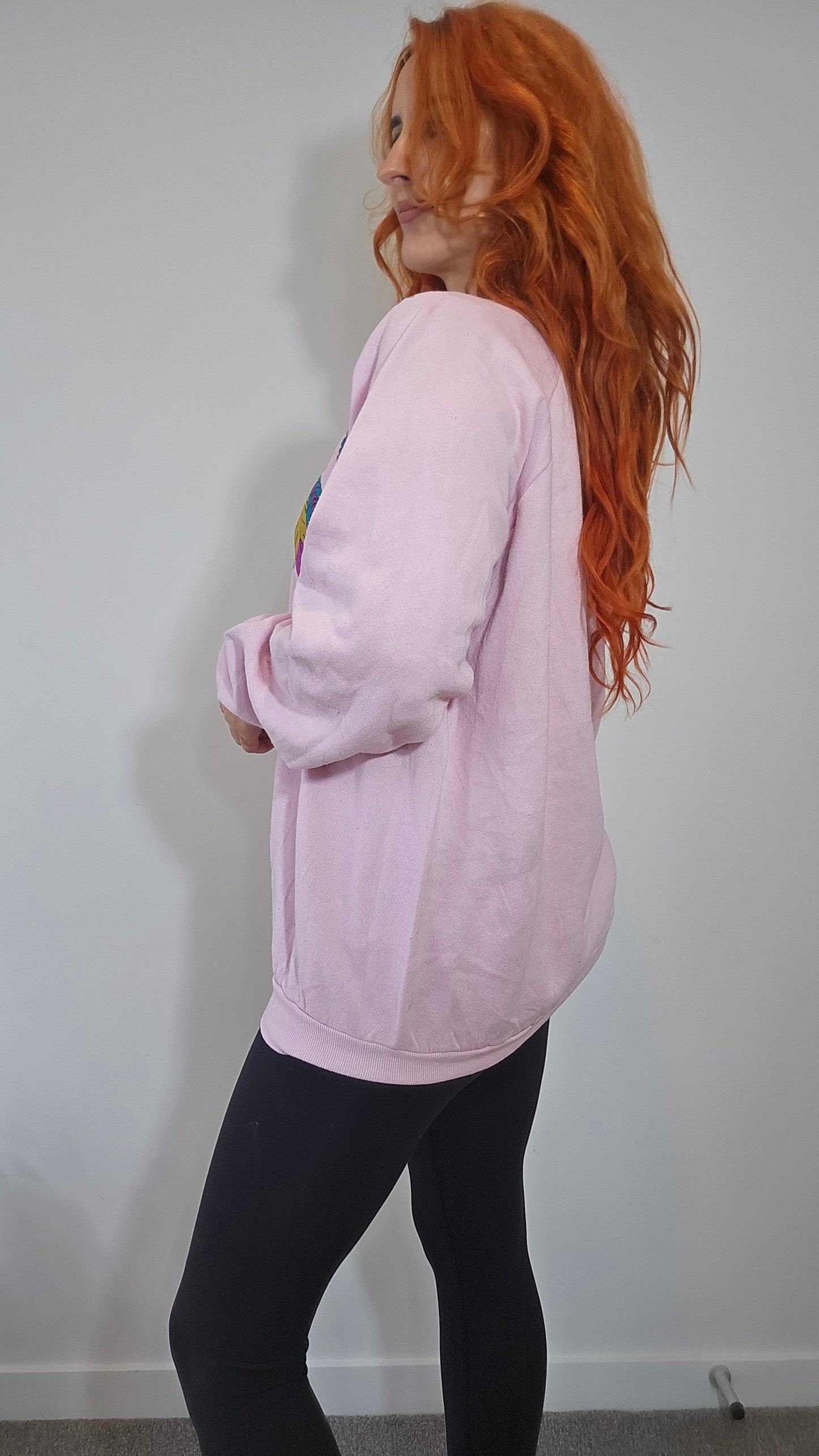 Stunning Vintage 80s Pink Women's Crewneck Sweater - Second Hand Store Find
