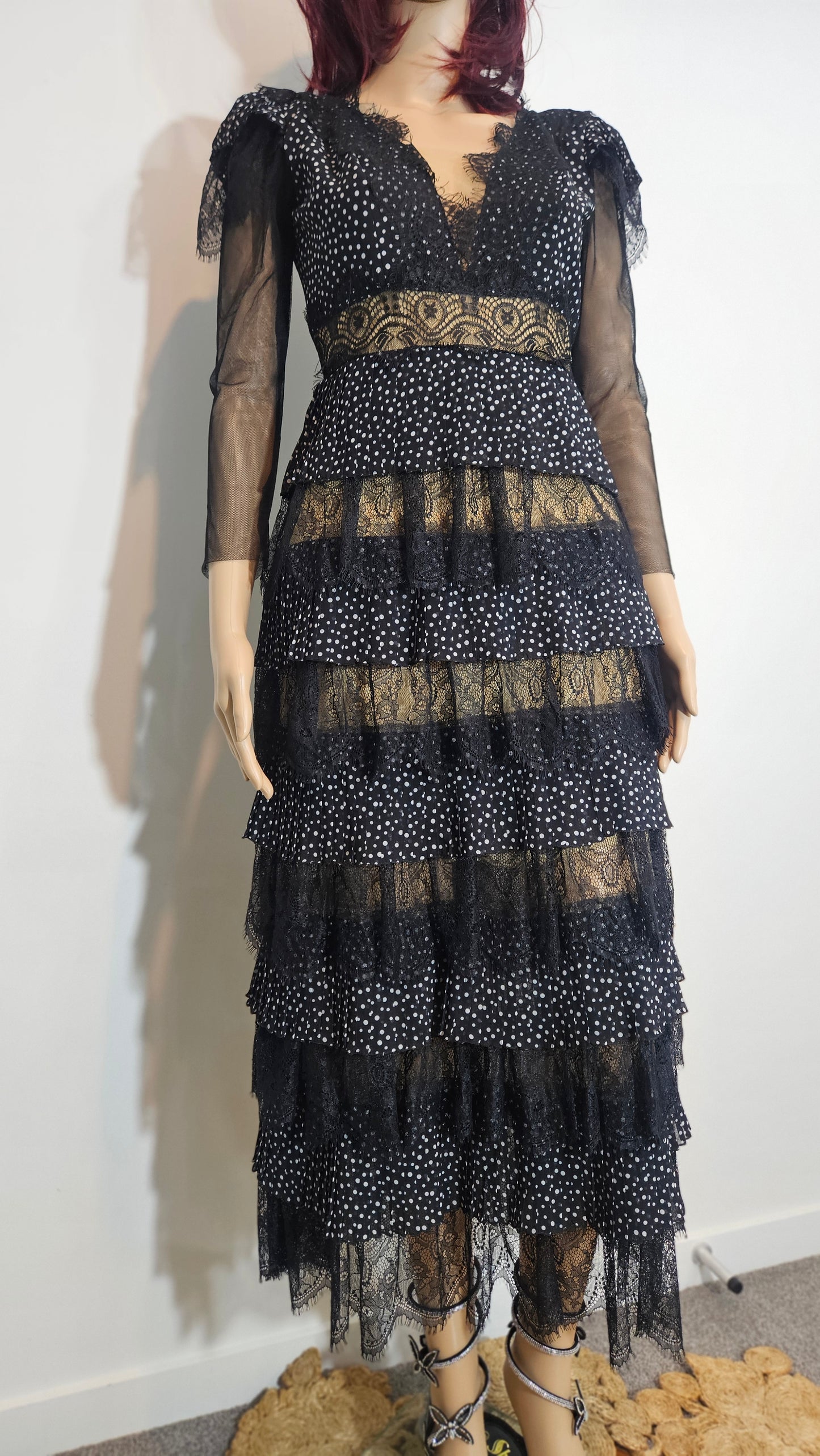 Stunning CARLA RUIZ Spanish Designer Tiered Lace Maxi Dress - Size EU36 / UK8