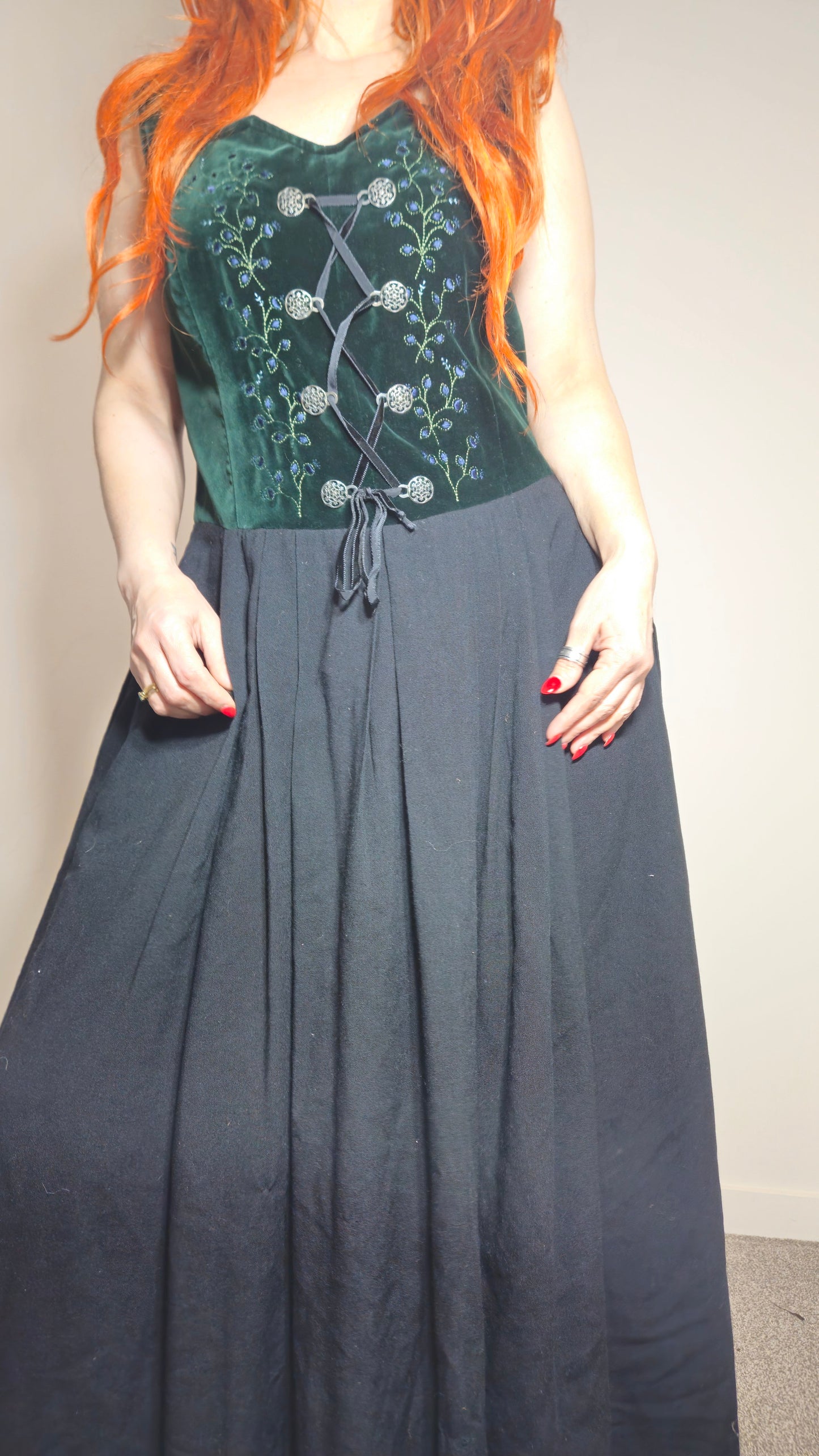 Authentic Vintage Country Line Velvet Trachten Dirndl Dress - Size 46 / UK 20. Curvy Dress