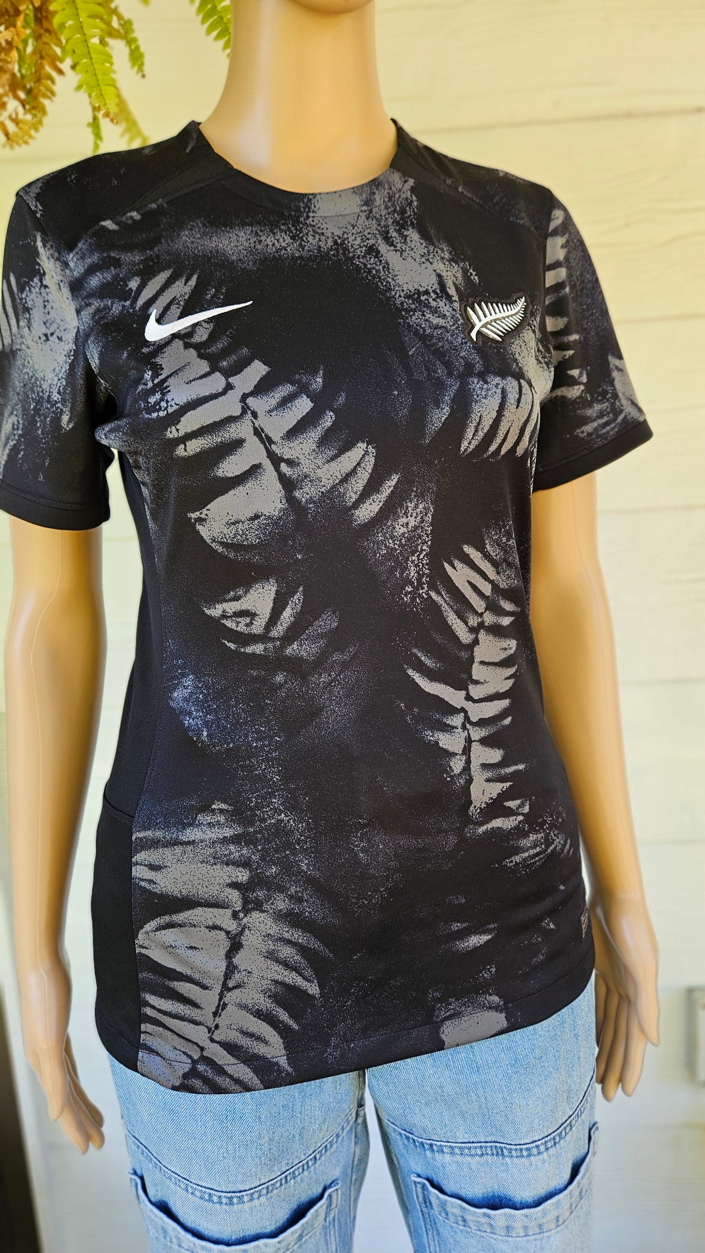 Nike Top - Nike Women's Black T-shirt