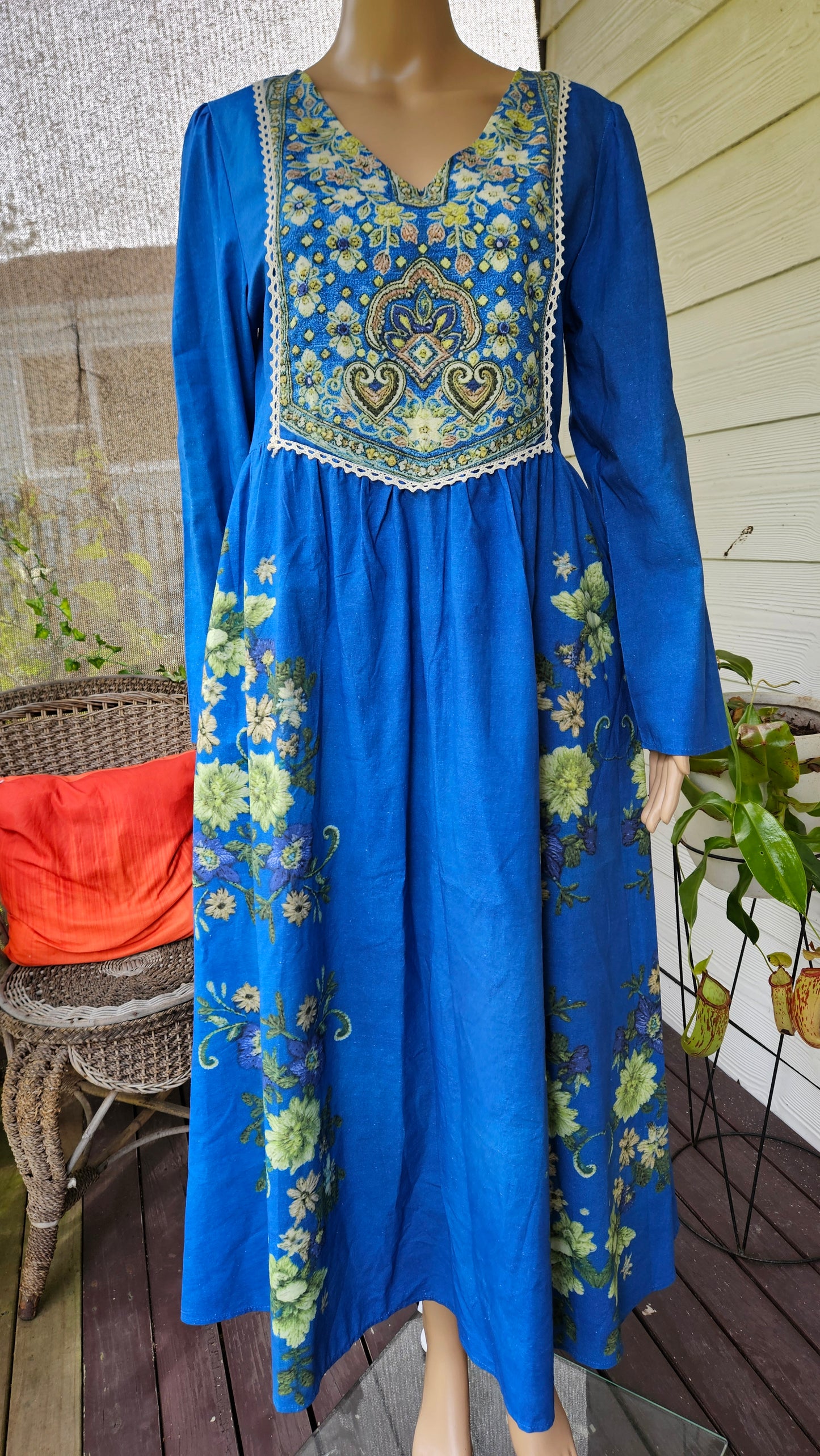 Lovely Camelia Vintage Floral Dress.