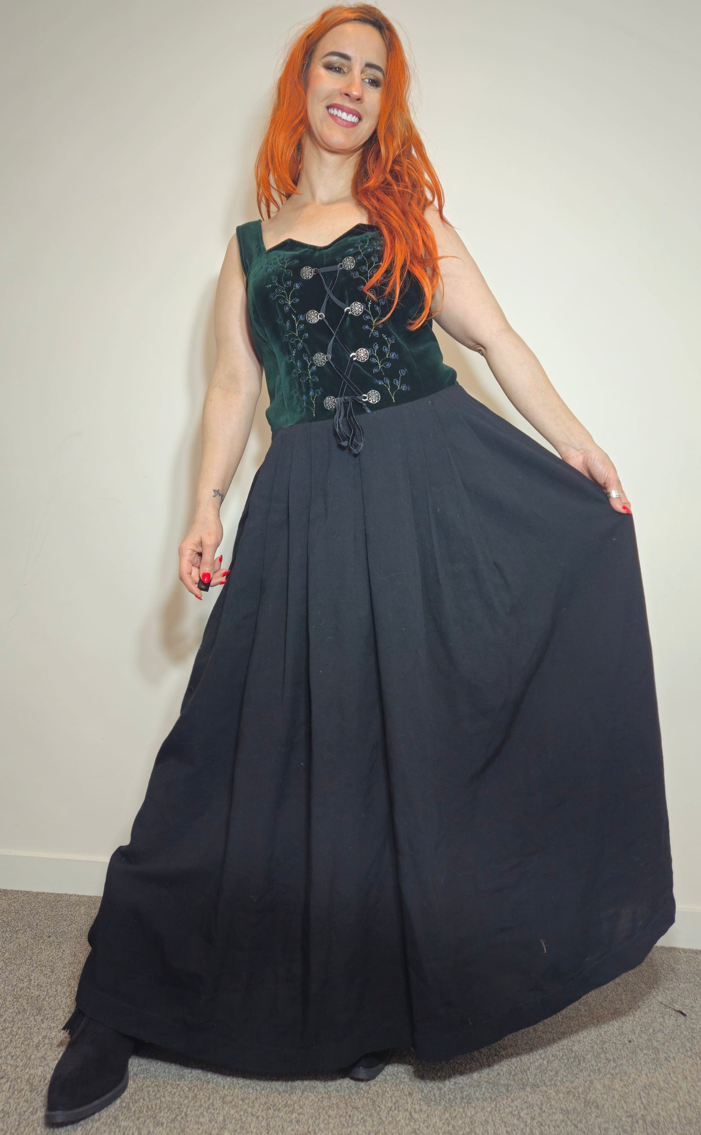 Authentic Vintage Country Line Velvet Trachten Dirndl Dress - Size 46 / UK 20. Curvy Dress
