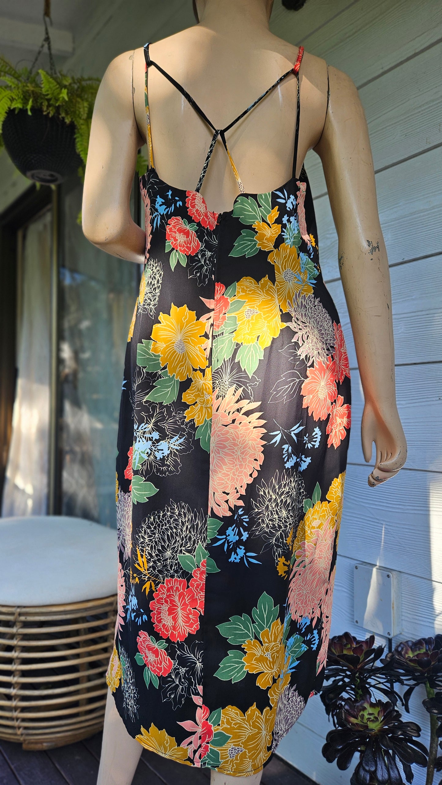 Stunning Floral Pagani Dress size 12