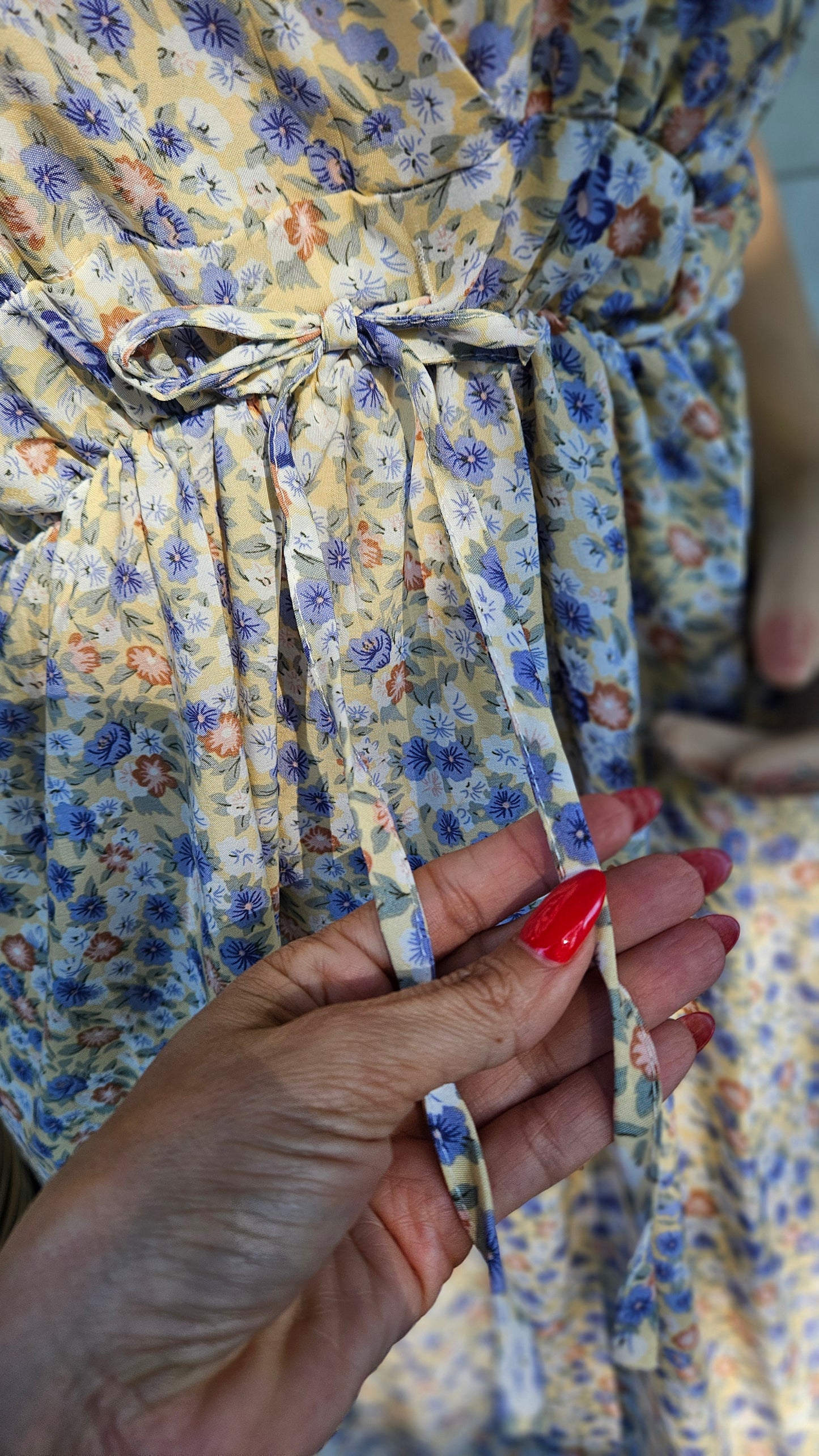 Stunning Floral Preloved Dress Size S-M (12)