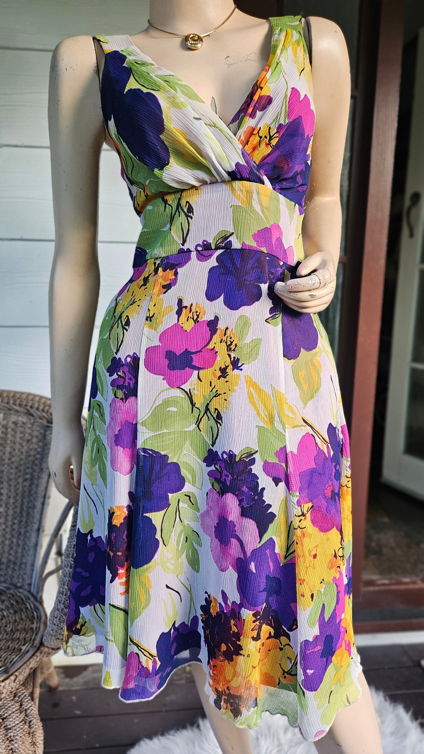 Lovely preloved Floral Dress Size 10