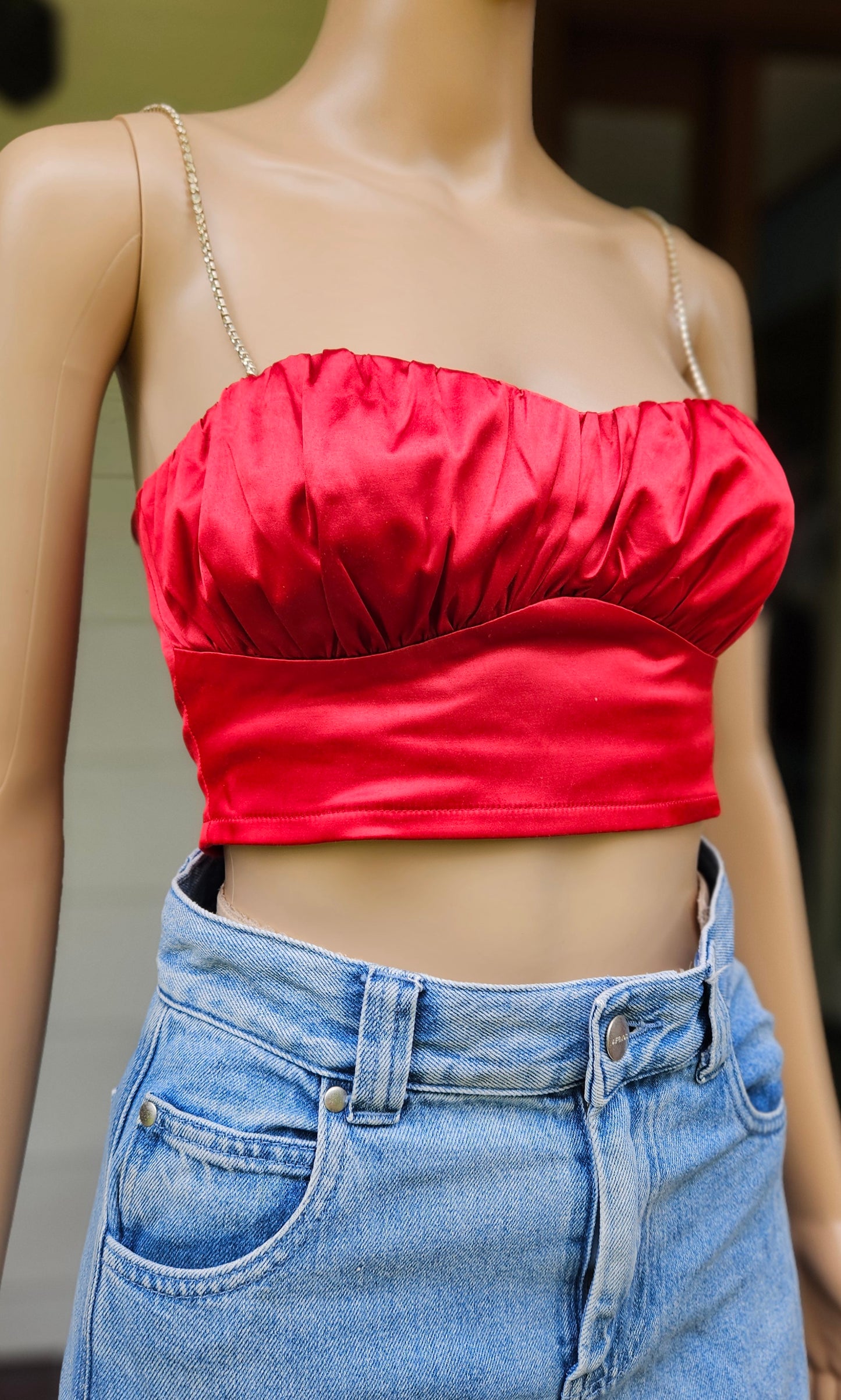 Elegant Glassons Satin Crop Top: Preloved Chic Comfort!
