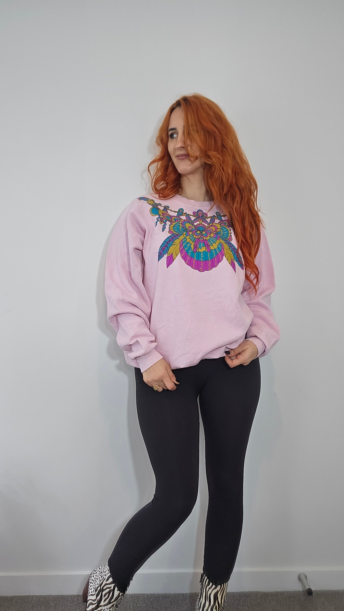 Stunning Vintage 80s Pink Women's Crewneck Sweater - Second Hand Store Find