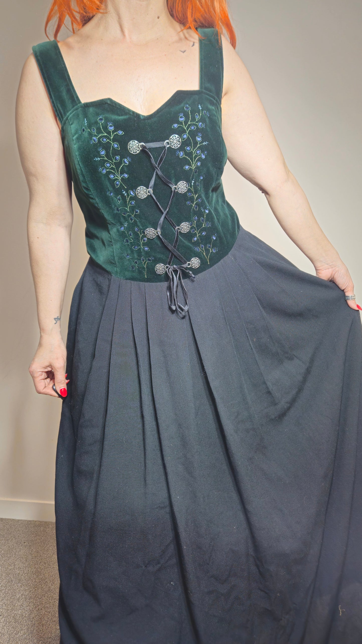 Authentic Vintage Country Line Velvet Trachten Dirndl Dress - Size 46 / UK 20. Curvy Dress