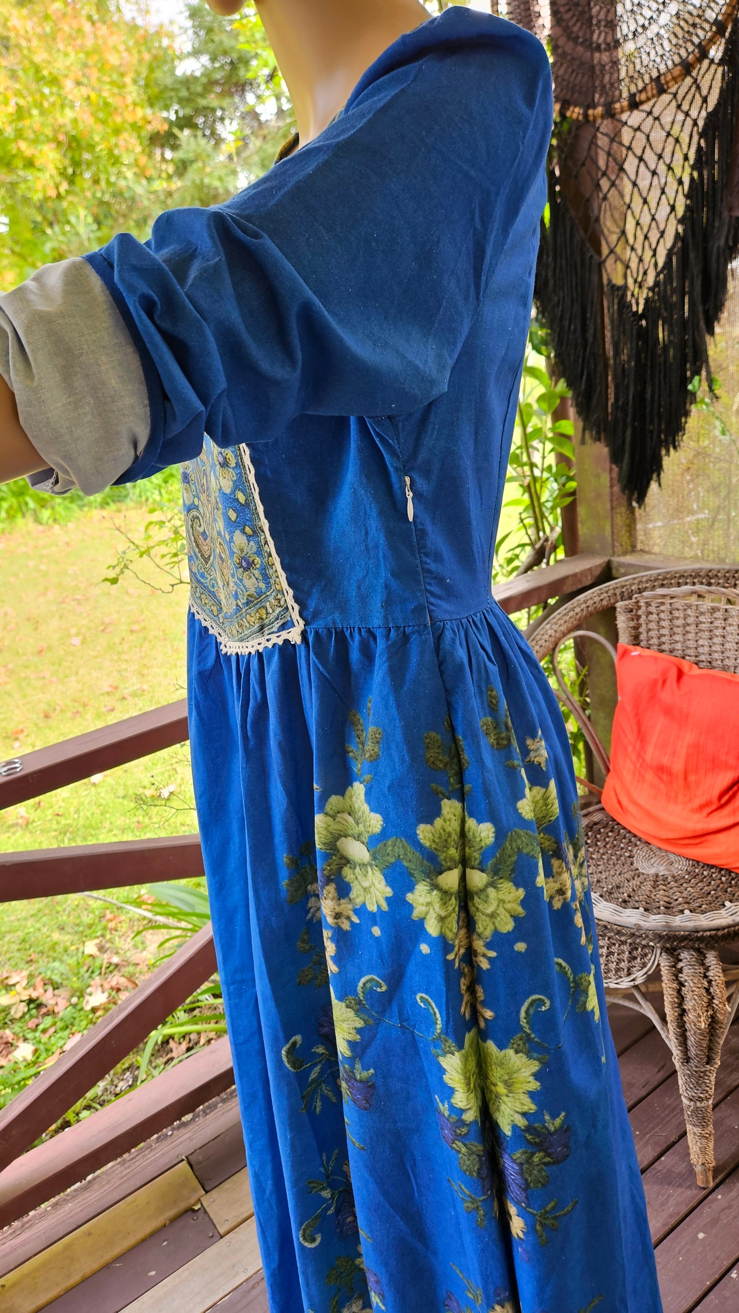 Lovely Camelia Vintage Floral Dress.