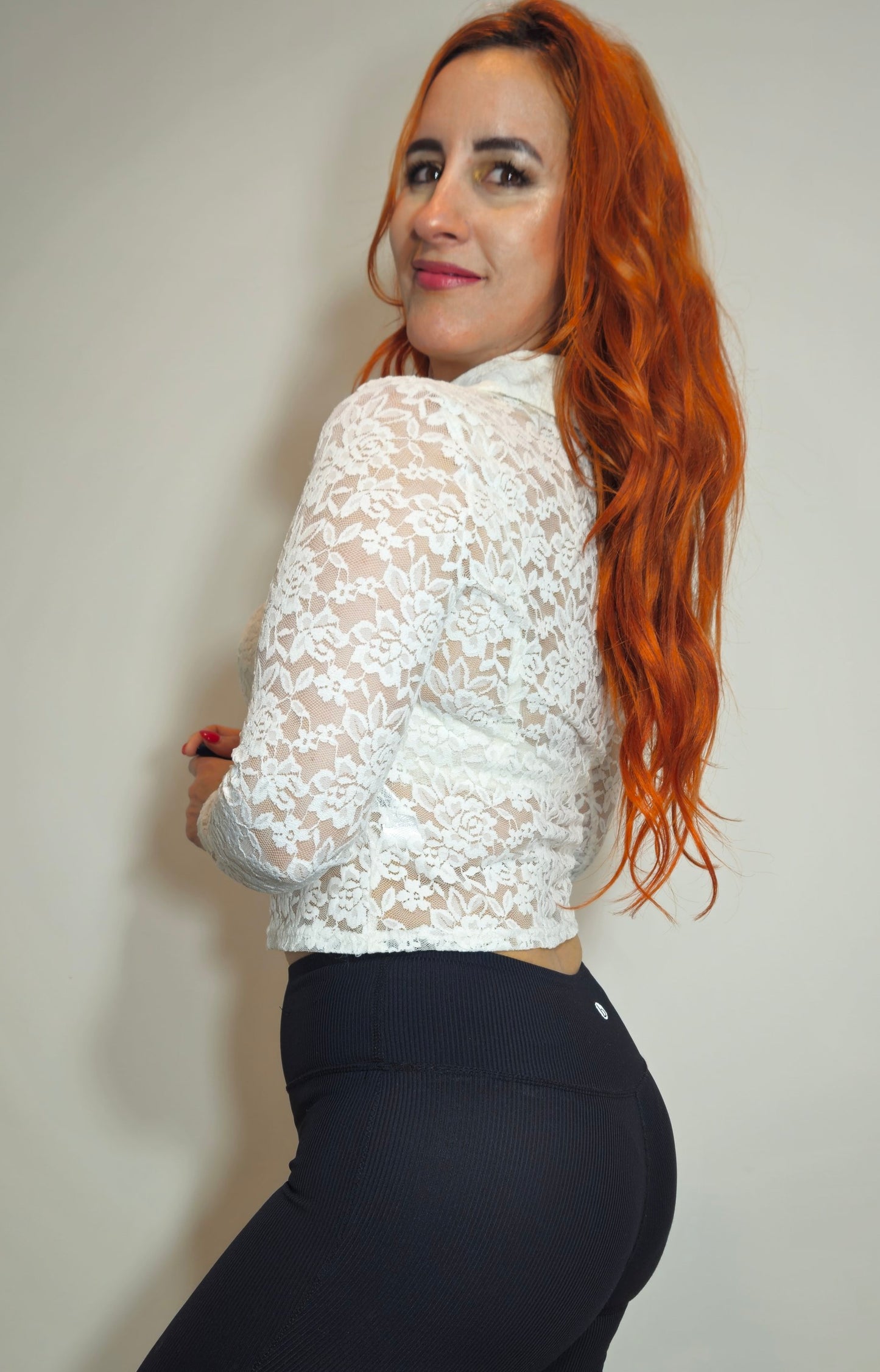 Lovely Lioness White Floral Lace Long Sleeve Polo Top – Size XS. Long sleeves Top