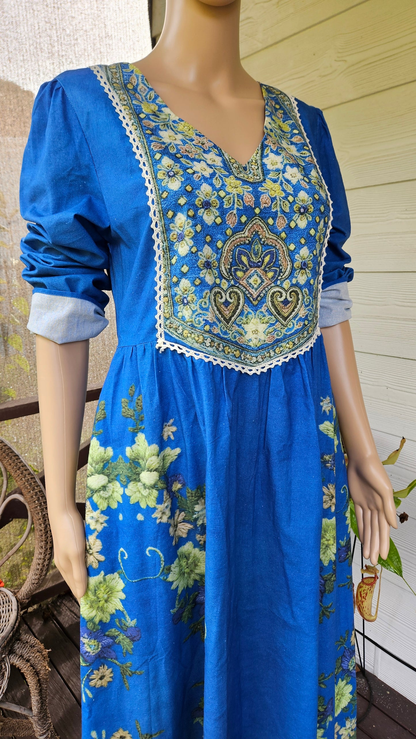 Lovely Camelia Vintage Floral Dress.