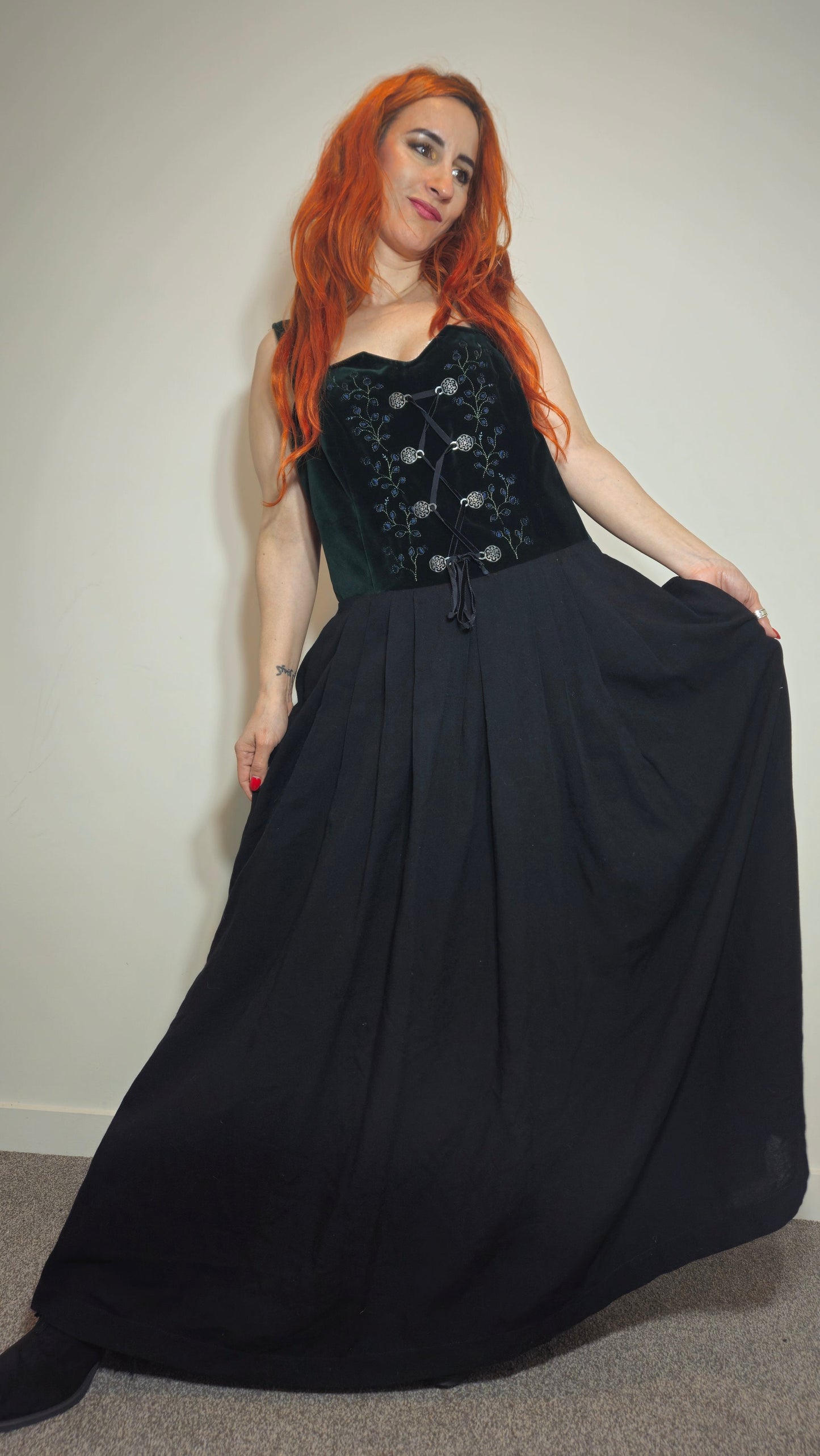 Authentic Vintage Country Line Velvet Trachten Dirndl Dress - Size 46 / UK 20. Curvy Dress