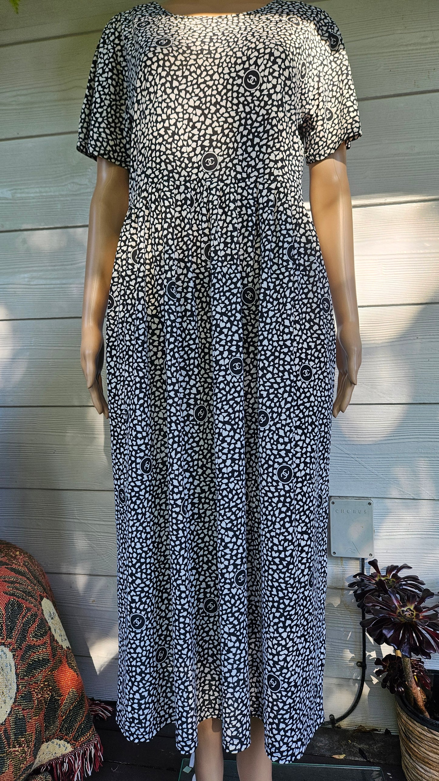 chanel logo patterned dress in extra large size, in good preloved condition. Available online at paothrift.co.nz and in Auckland