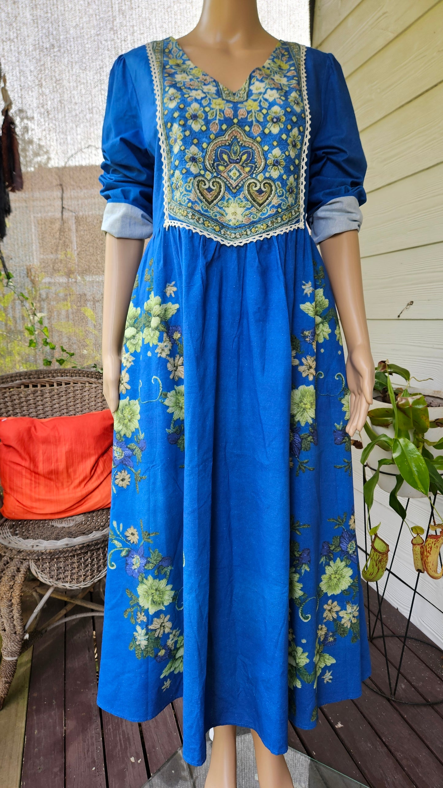 Lovely Camelia Vintage Floral Dress.