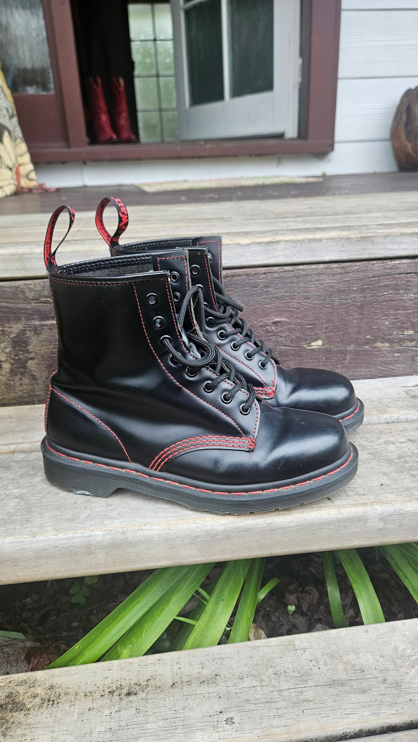 Dr Martens Boots 1460 Contrast Stitch Smooth – Leather Size 7uk/8USM(41 Eur)