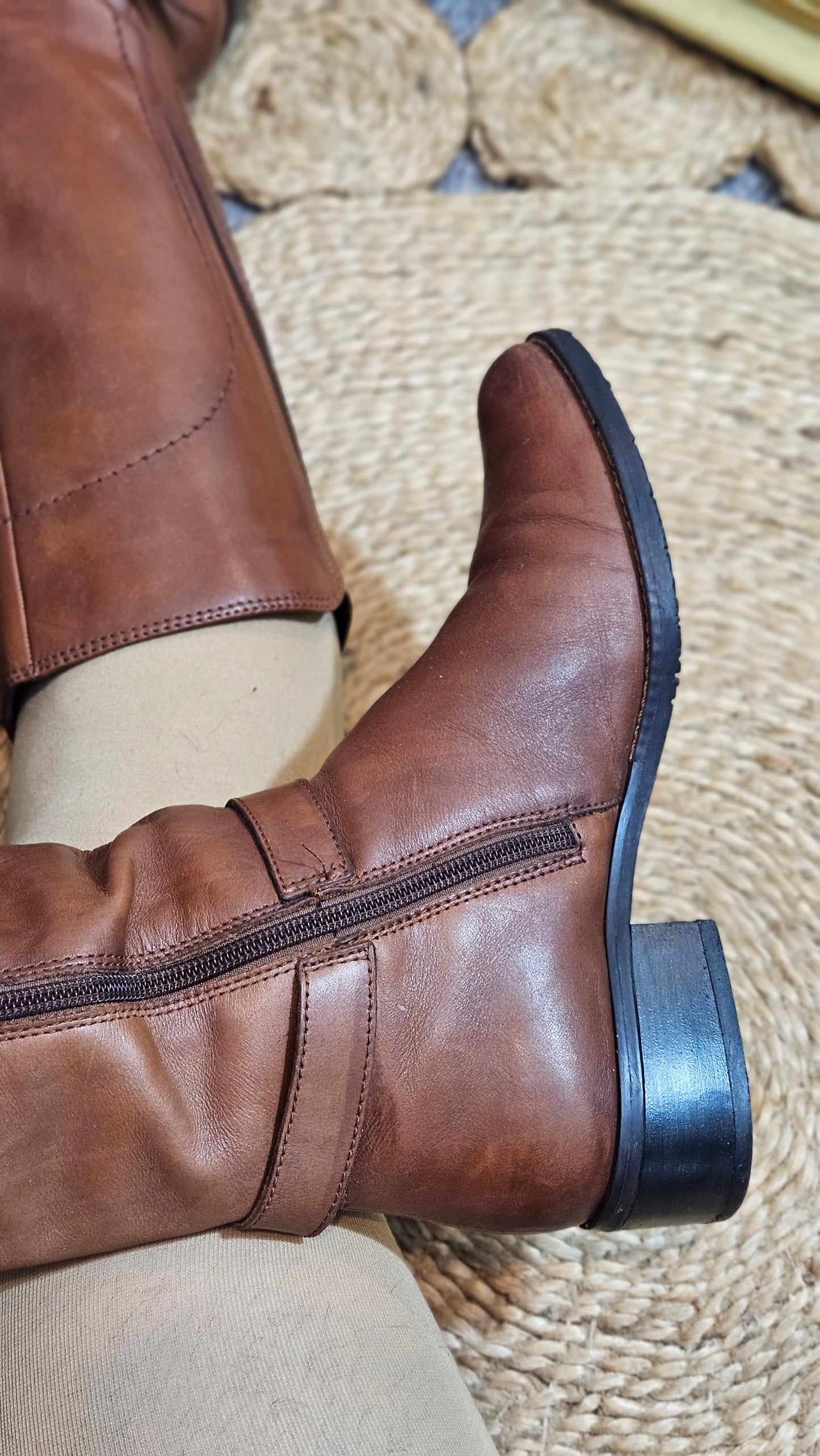 Gorgeous Pulp Noir Leather Boots
