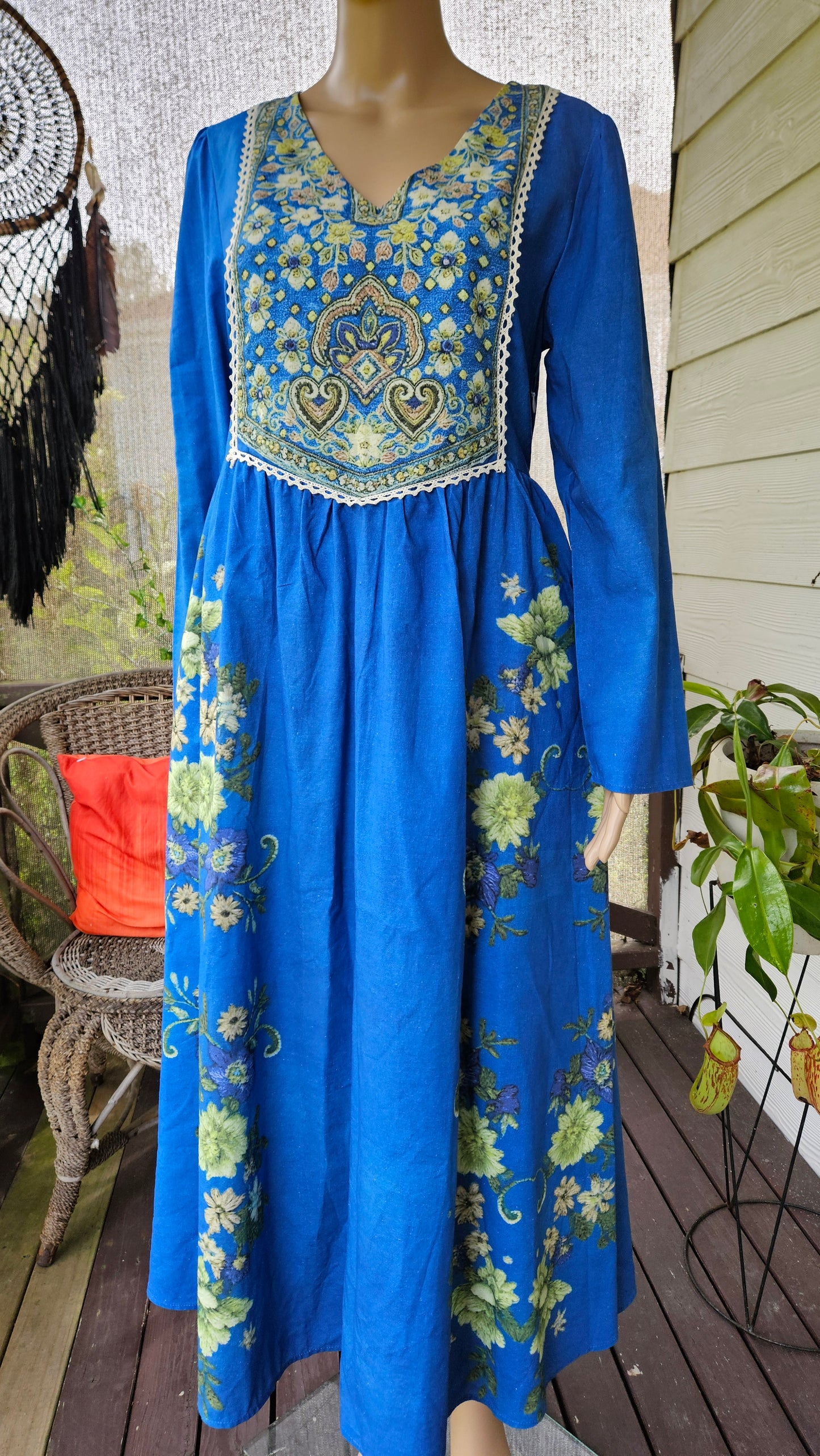 Lovely Camelia Vintage Floral Dress.