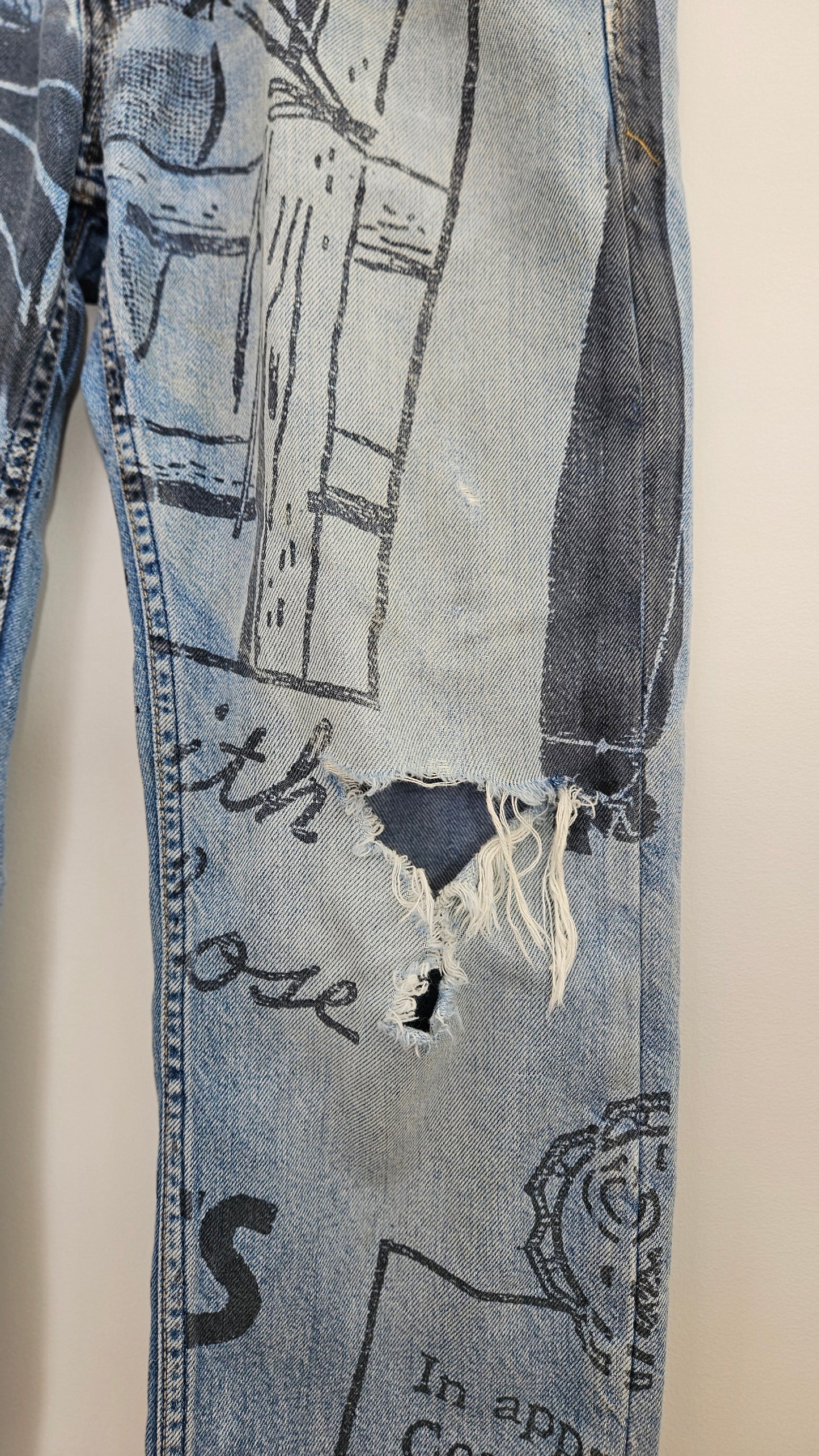 RARE Collector’s Piece: Lee 101+ All-Over Graphic Comic Print Jeans - W28 L29
