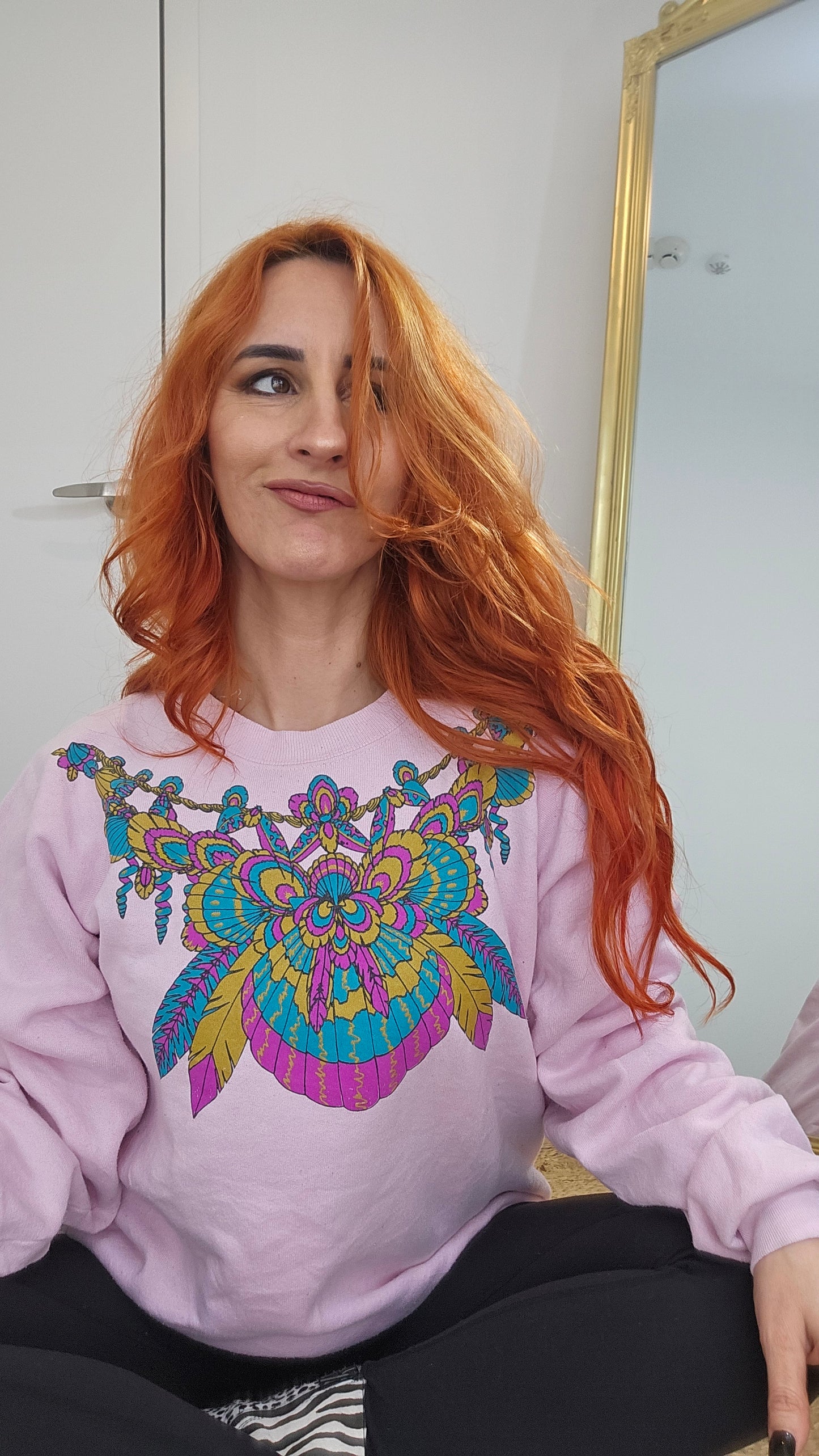 Stunning Vintage 80s Pink Women's Crewneck Sweater - Second Hand Store Find
