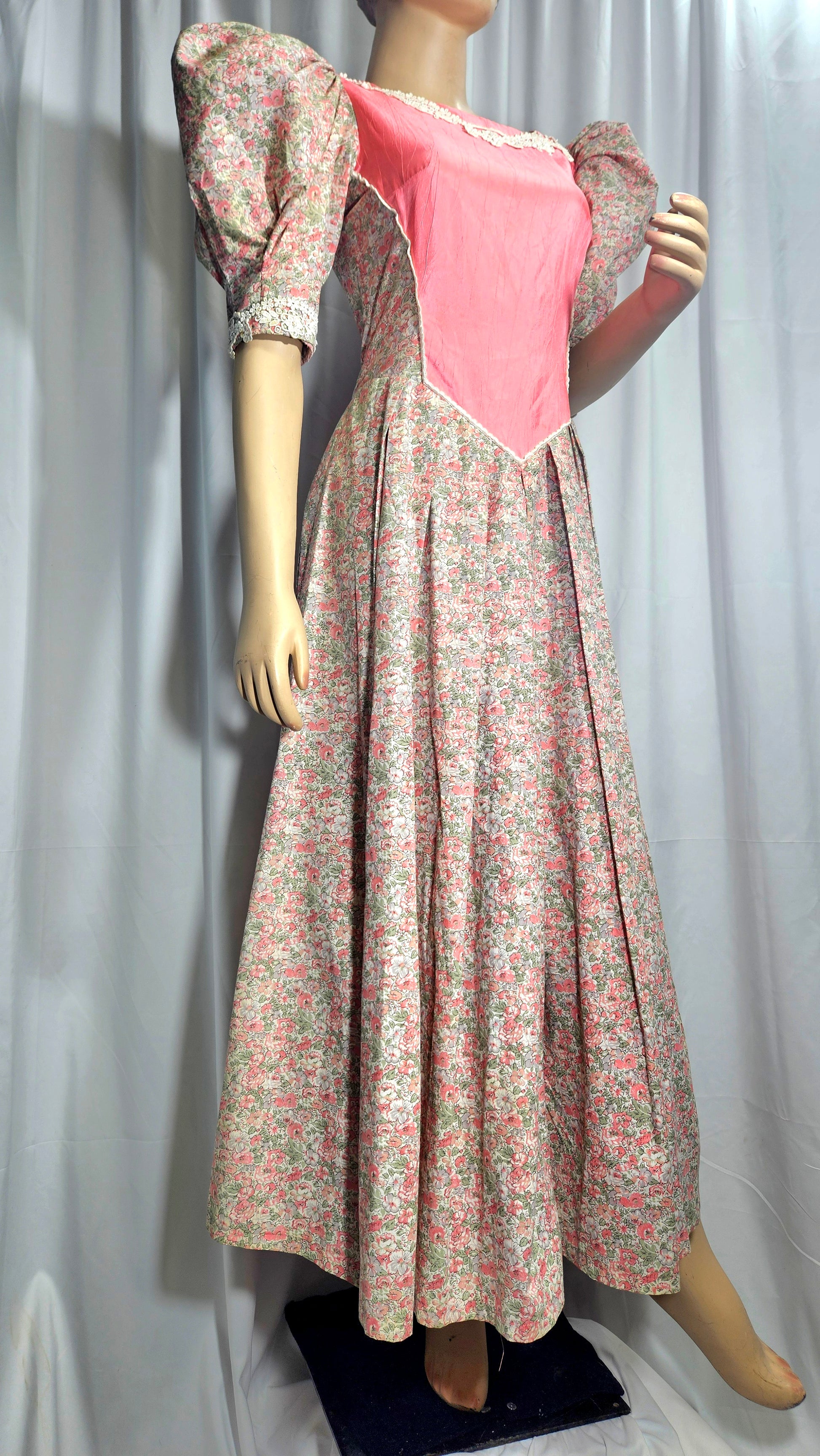lovely used princess dress for sale Auckland