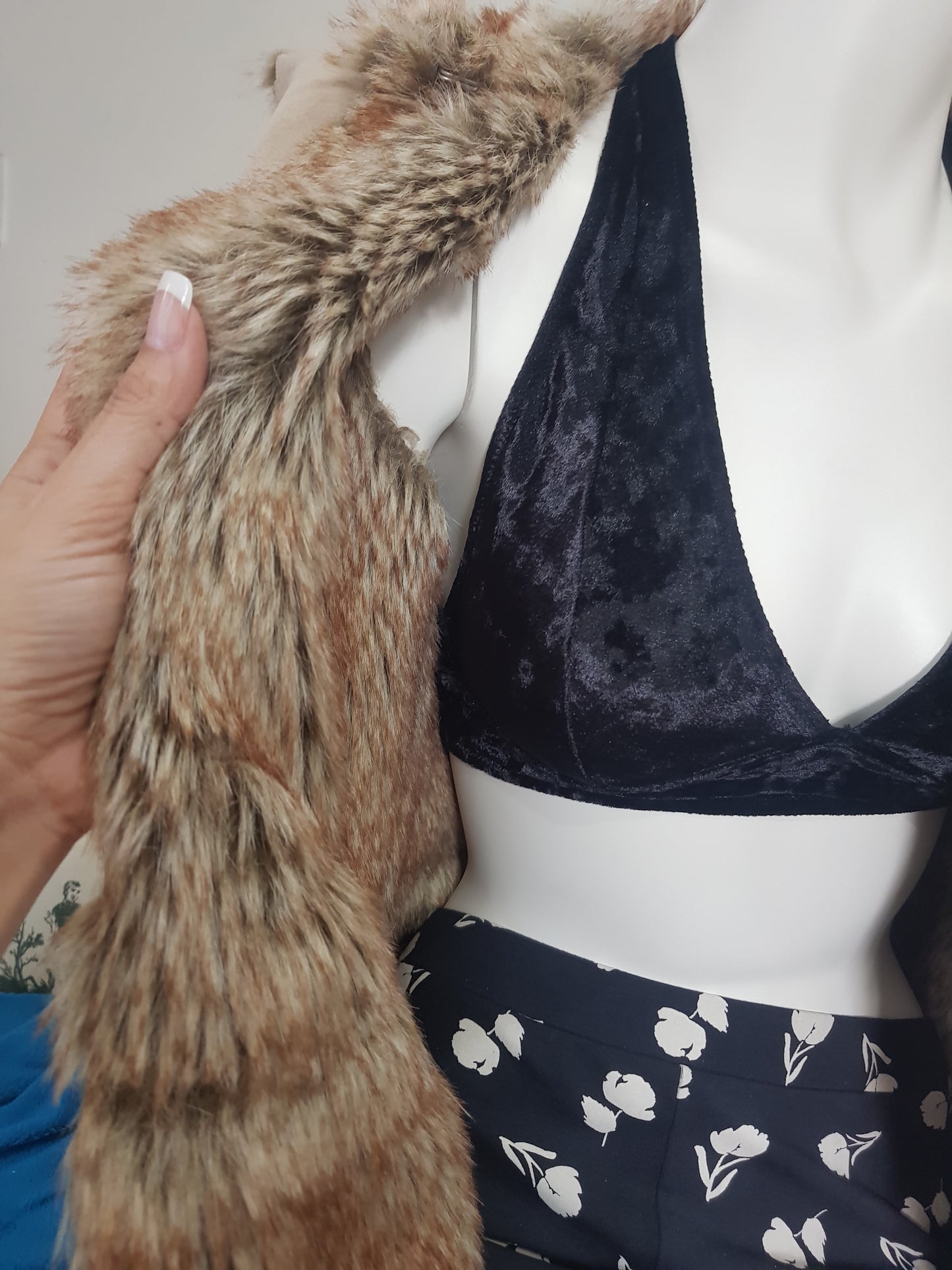 Chic Comfort: Light Brown Fur Vest - Preloved Fashion clothes