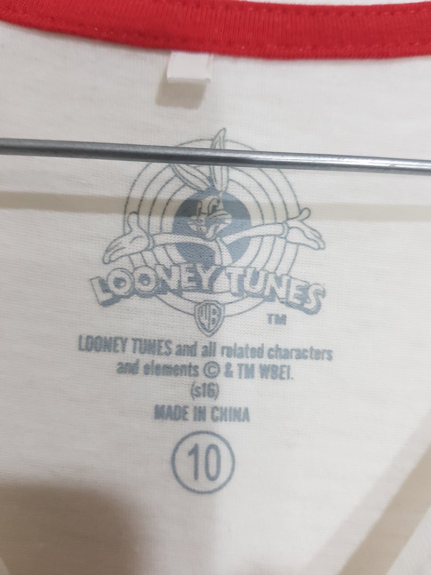 Super cool Looney Tunes Tee Size 10