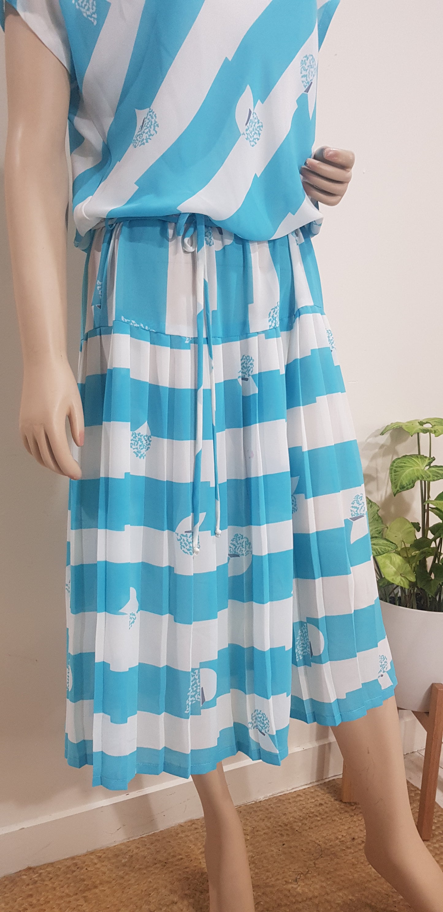 Vintage 80s Sydney Australia Dolina Pleated Dress