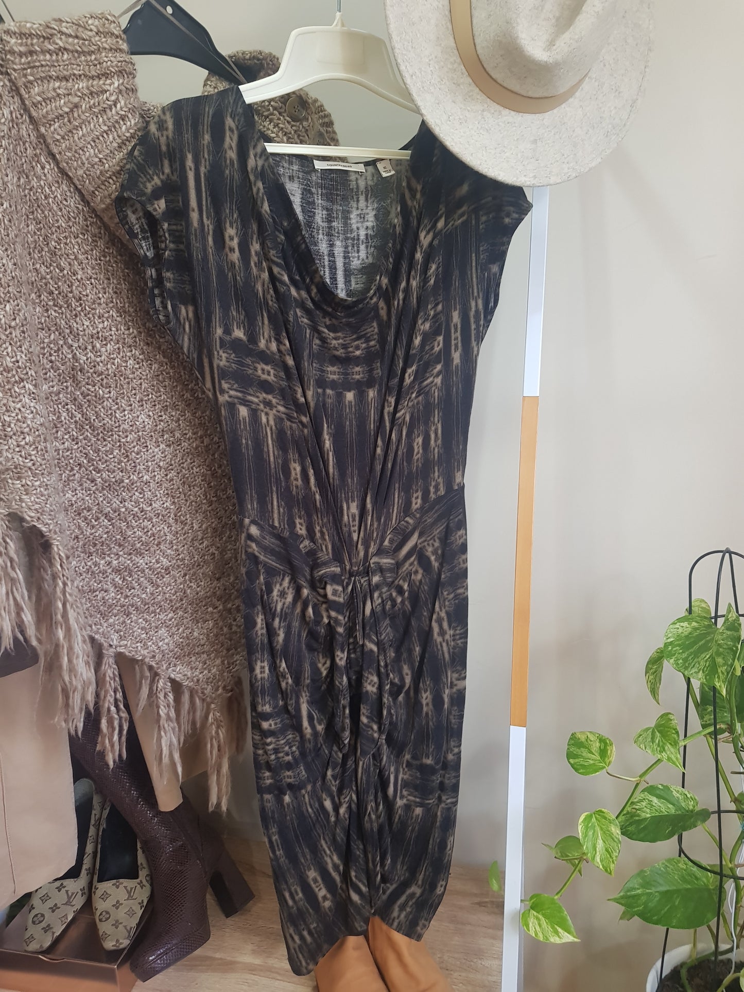 Effortless Elegance - Preloved Country Road Dress, Size XS (Fits Like Medium 10)