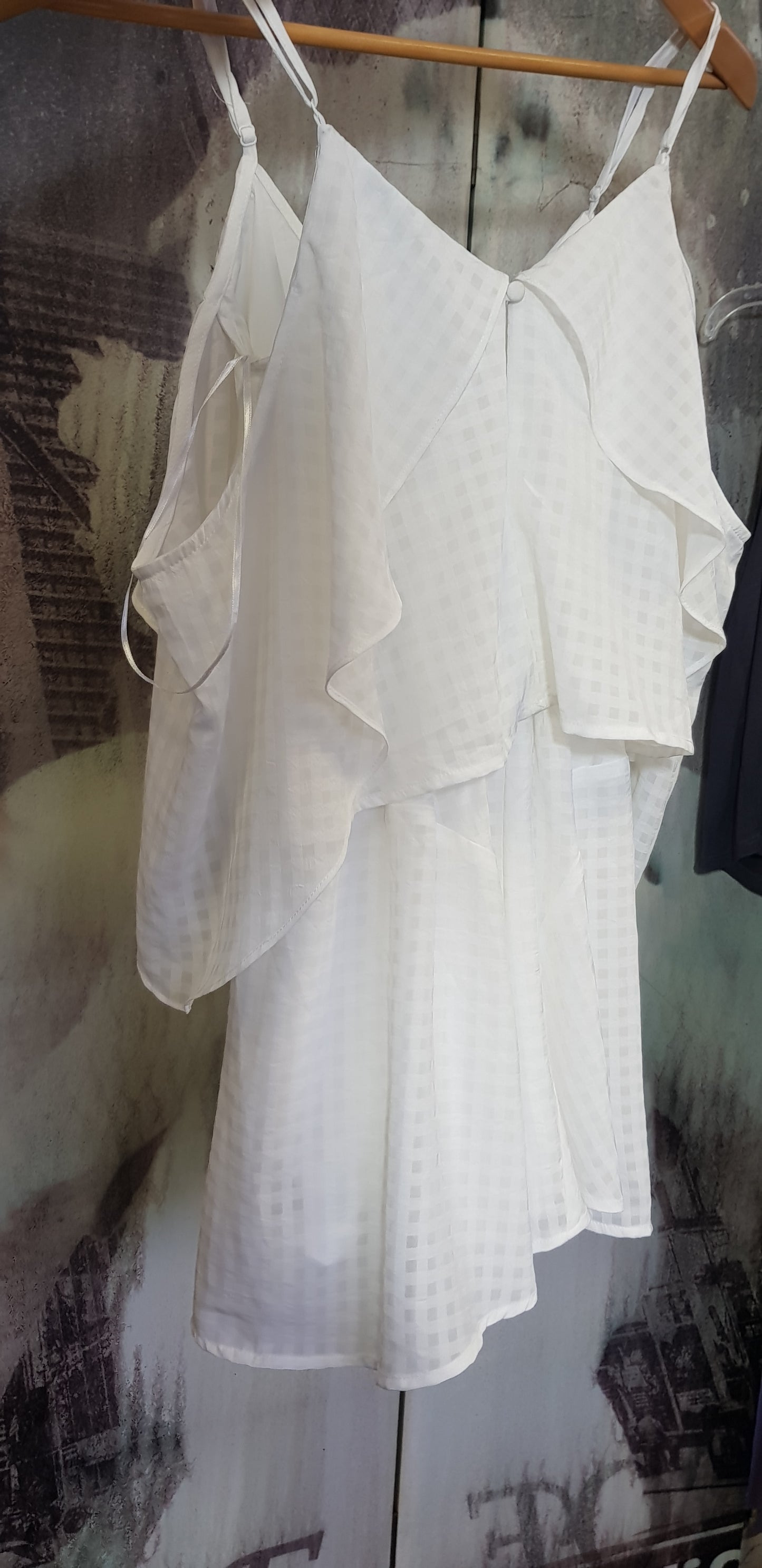 Lovely white playsuit - Second hand online store