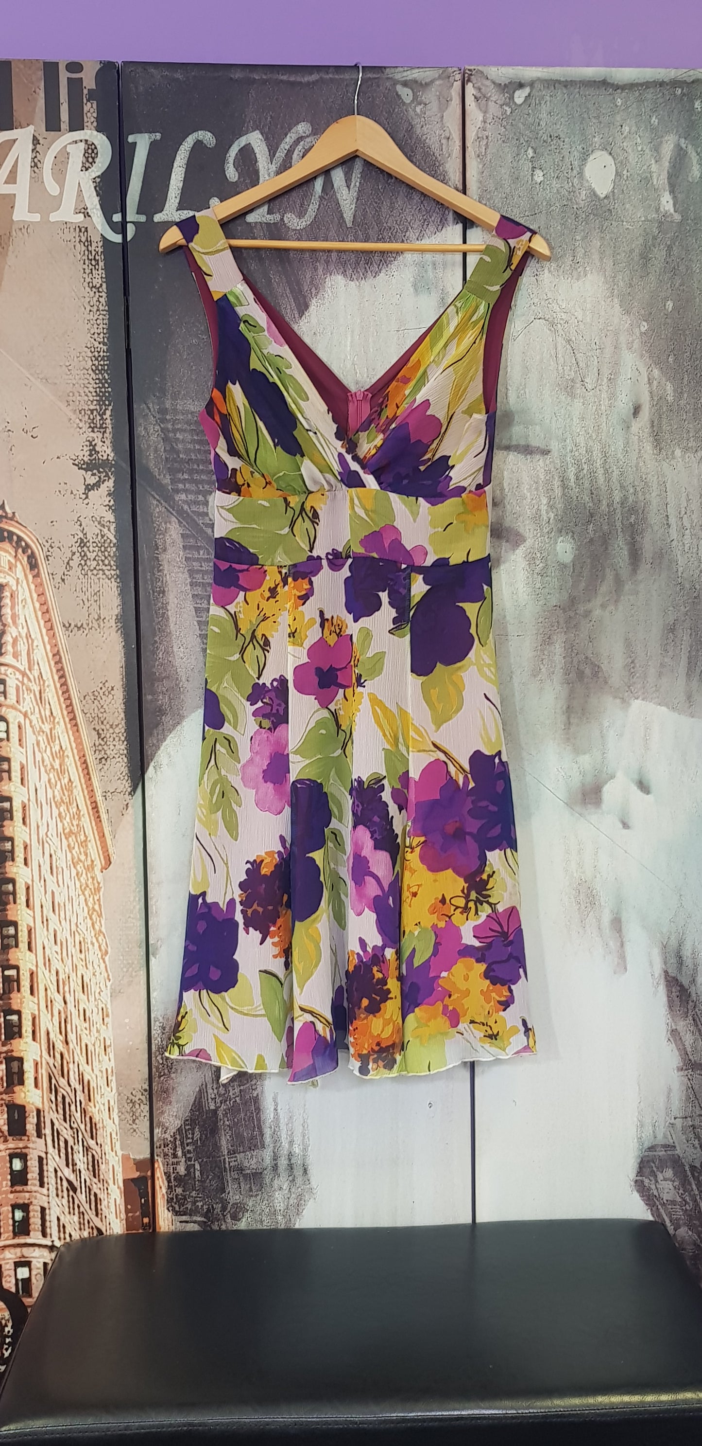 Lovely preloved Floral Dress Size 10