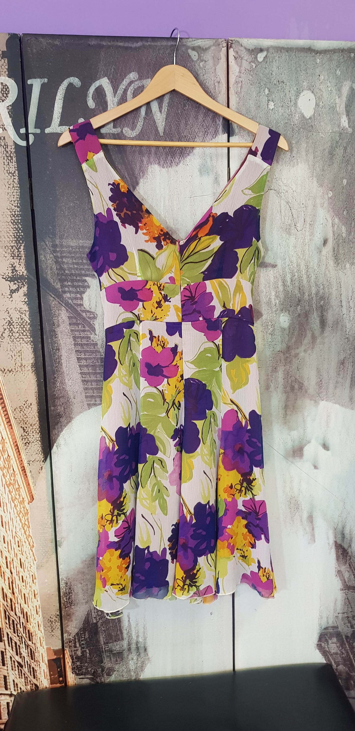 Lovely preloved Floral Dress Size 10