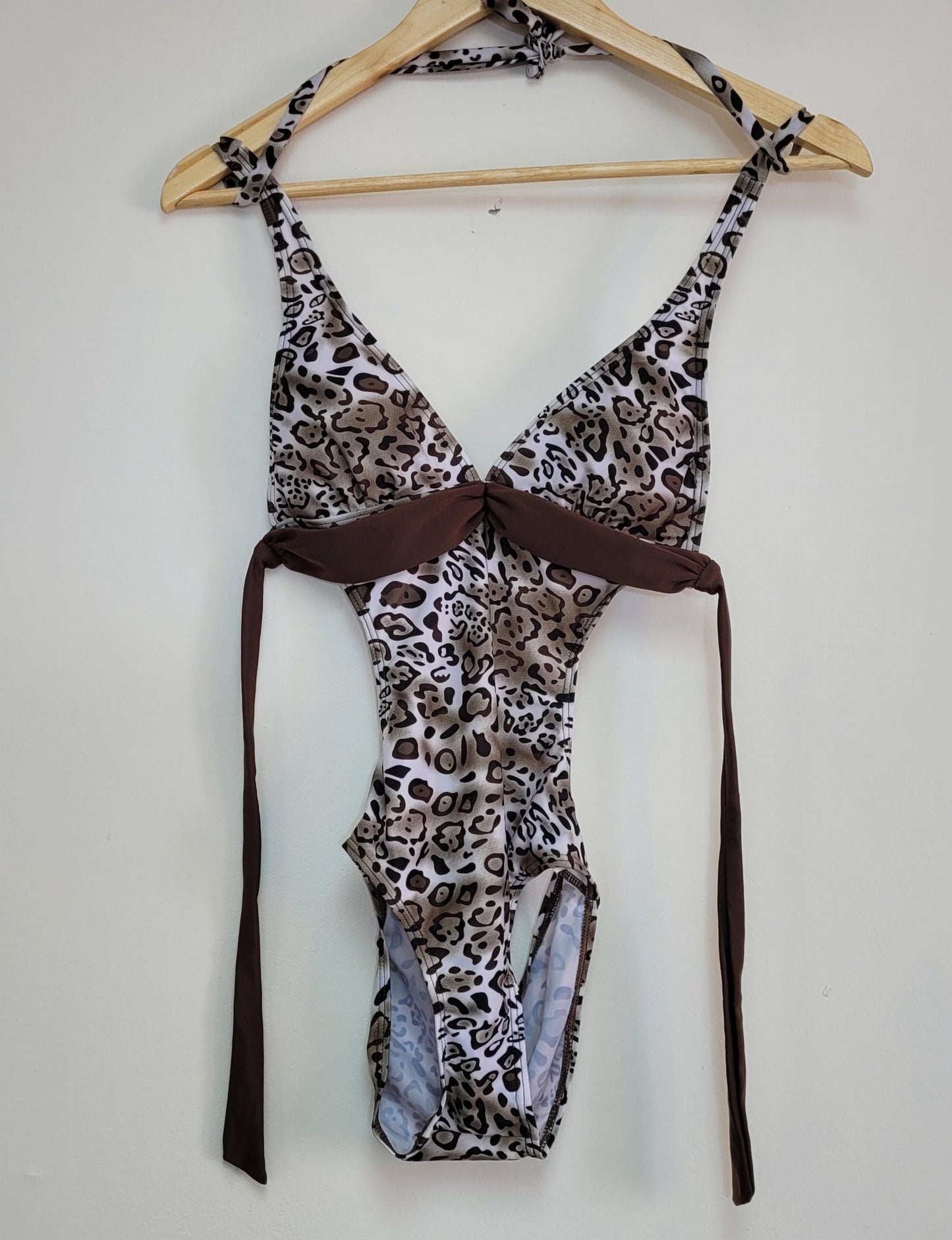 Lovely leopard Swimsuit Set of Monikini & Sarong - used swimwear