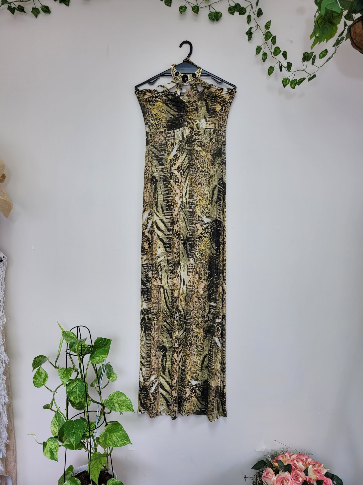 Elegance Meets Comfort: Stunning Maxi Dress with Intricate Neck Stones - Size Large